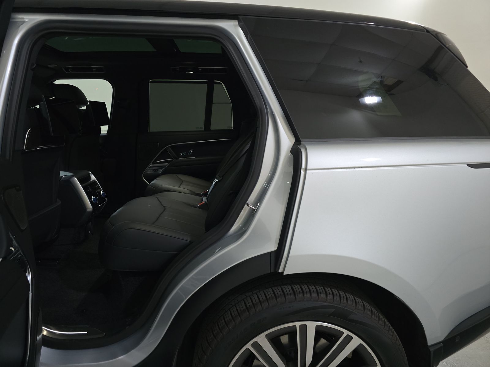 2024 Land Rover Range Rover Autobiography AWD