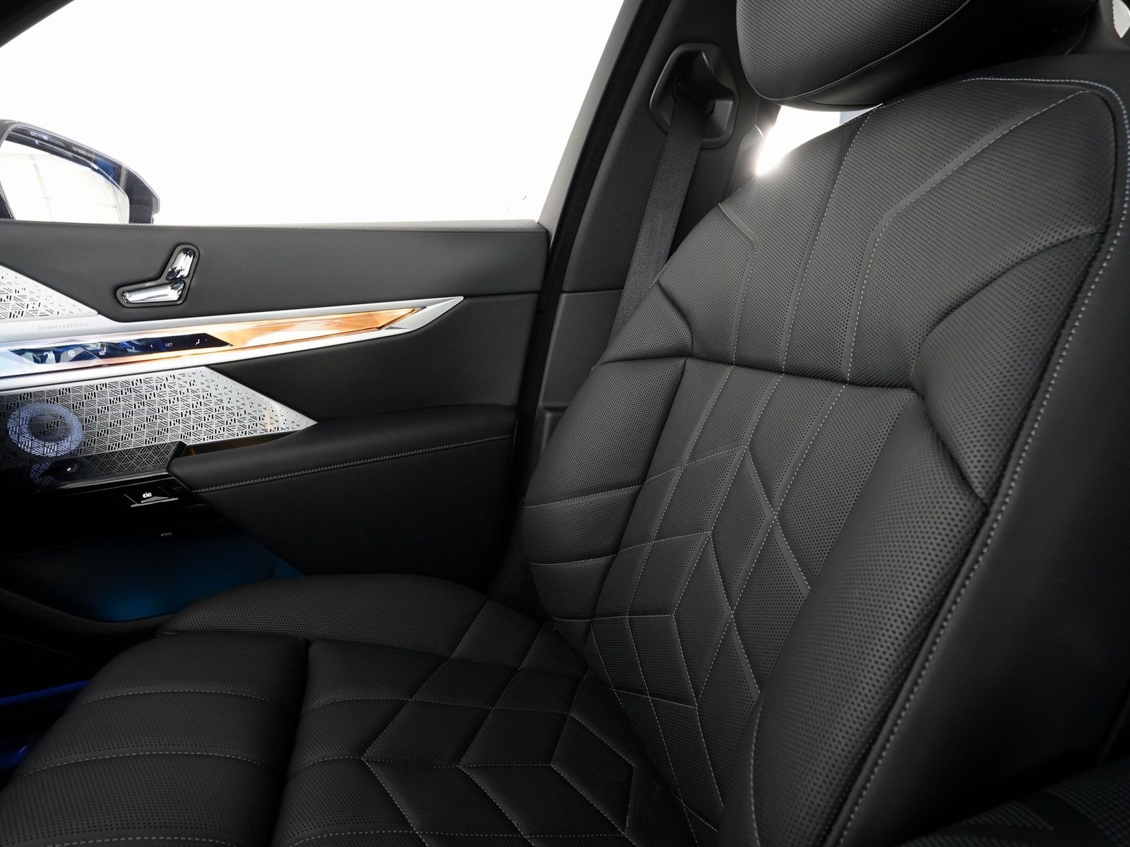 BMW 7 Series 760i xDrive снимка BMW 7 Series 760i xDrive