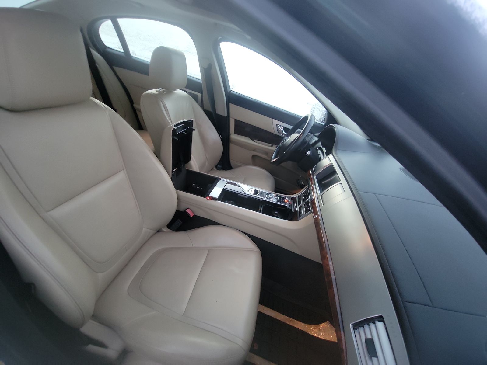 2012 Jaguar XF Base RWD