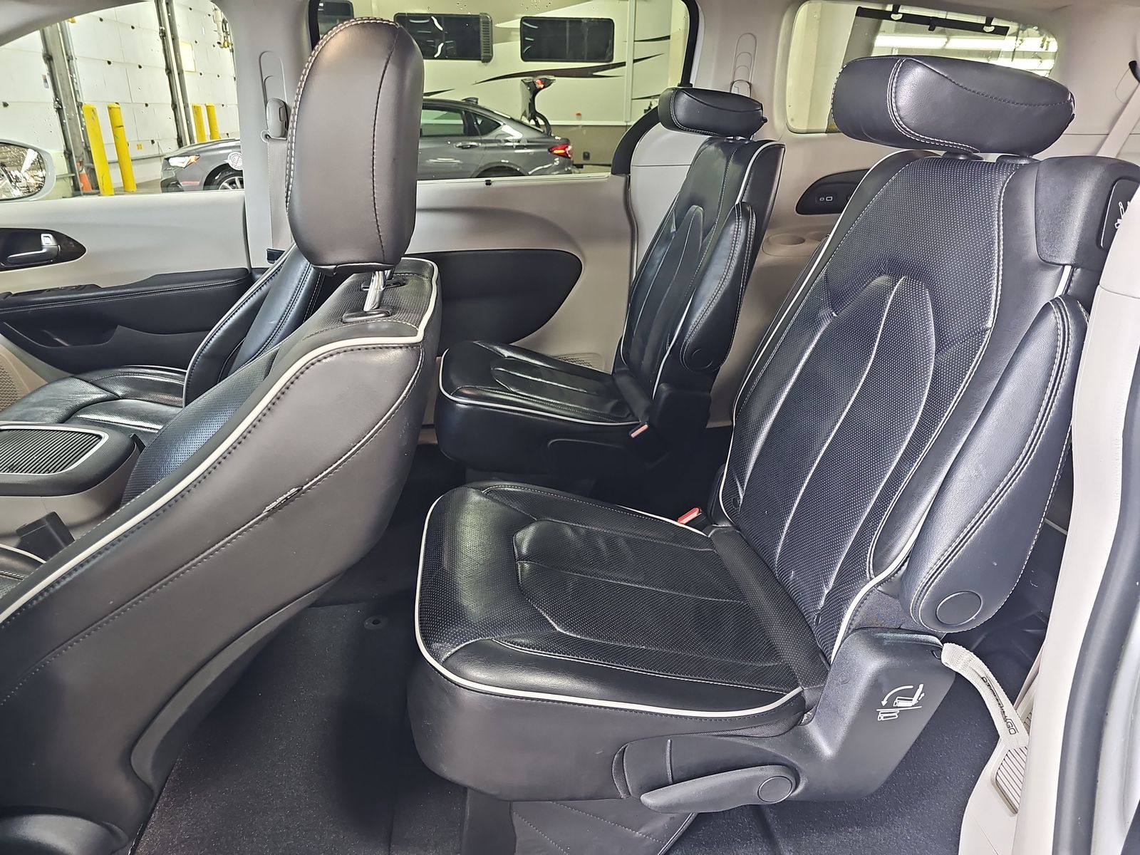 2022 Chrysler Pacifica Limited FWD