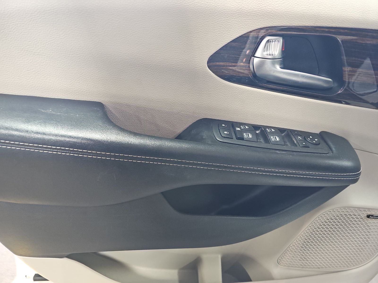 2022 Chrysler Pacifica Limited FWD