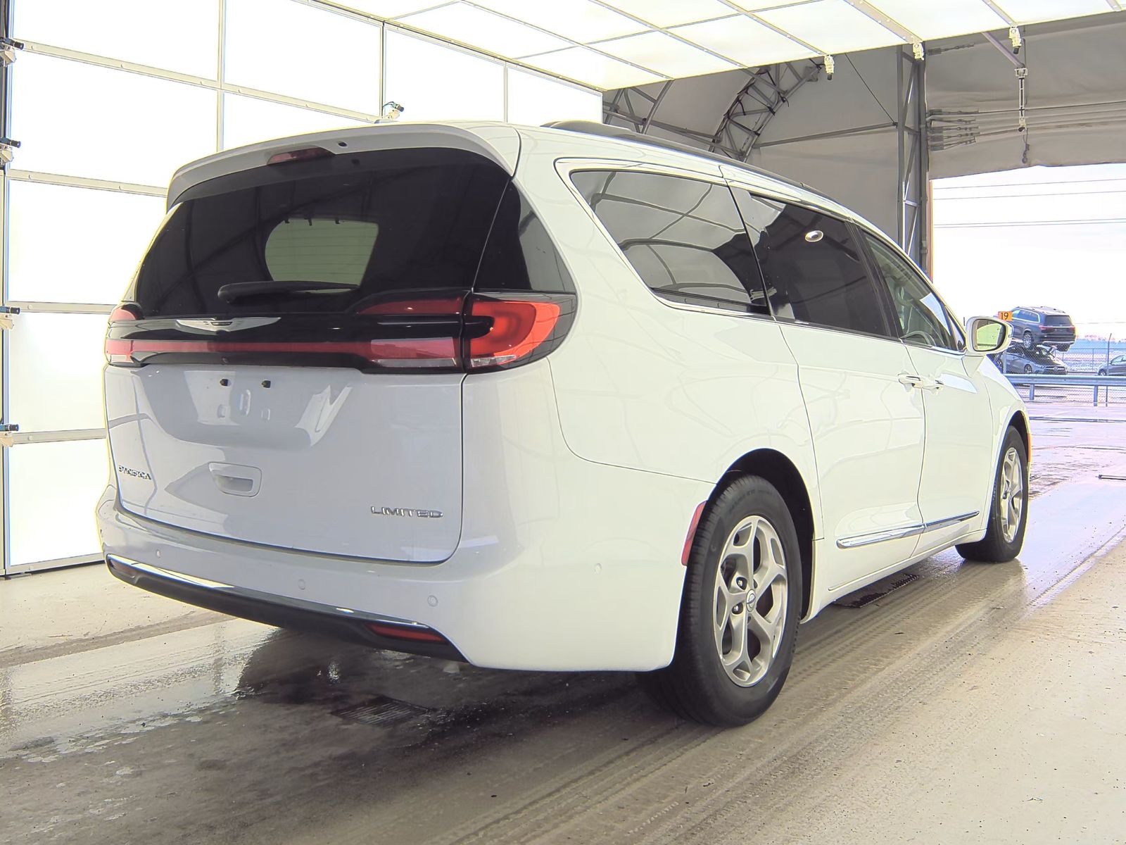 2022 Chrysler Pacifica Limited FWD