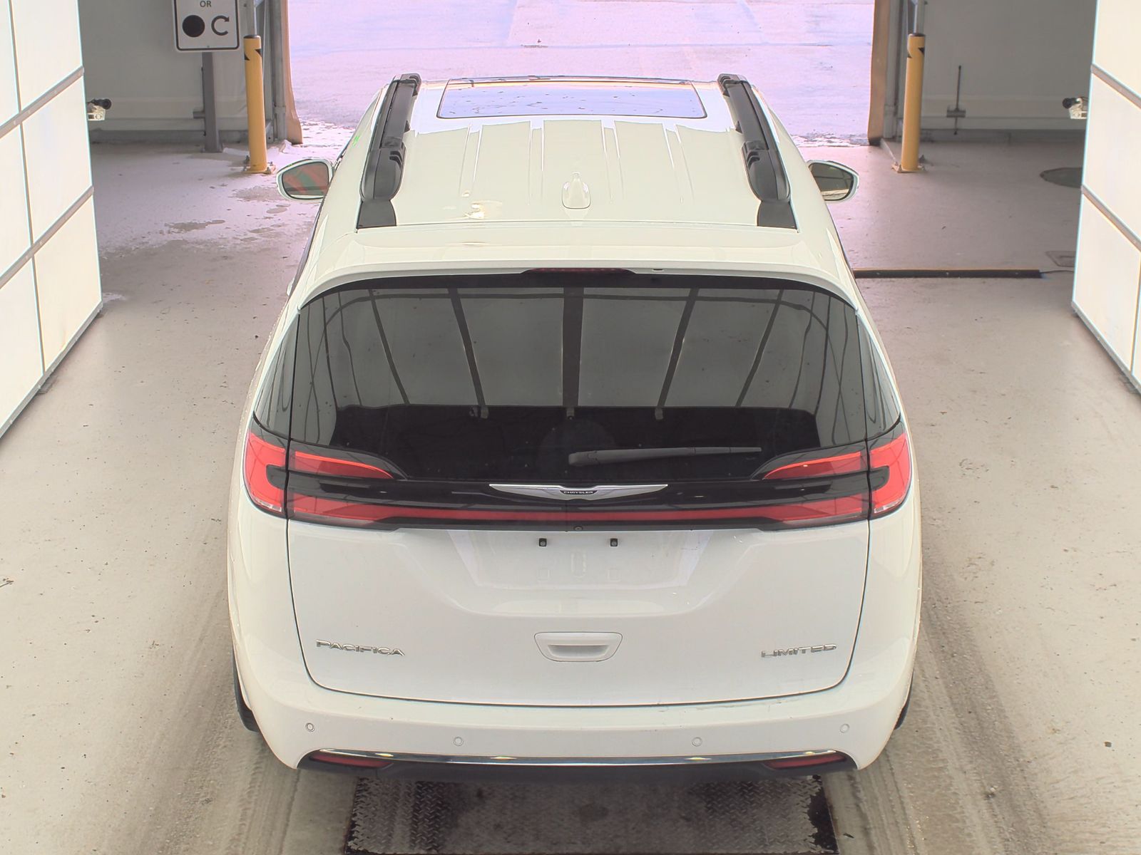 2022 Chrysler Pacifica Limited FWD