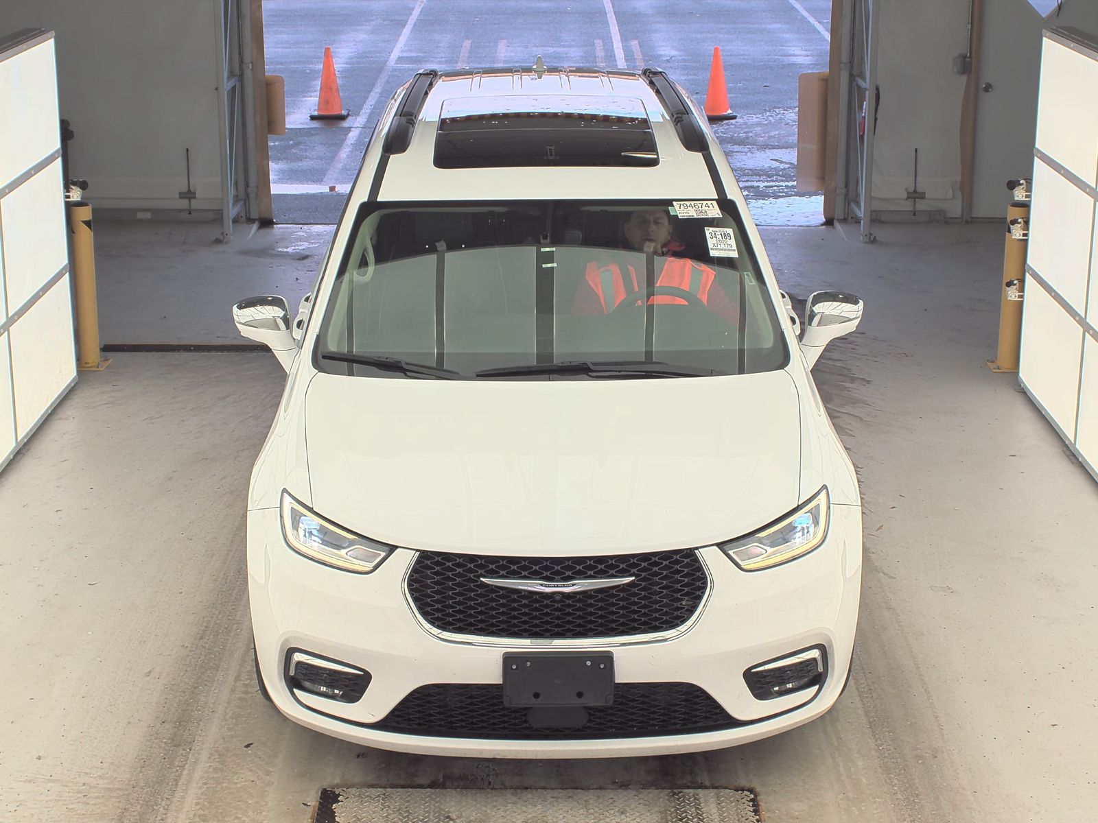 2022 Chrysler Pacifica Limited FWD