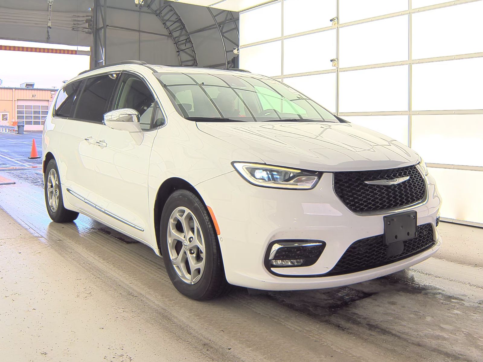 2022 Chrysler Pacifica Limited FWD