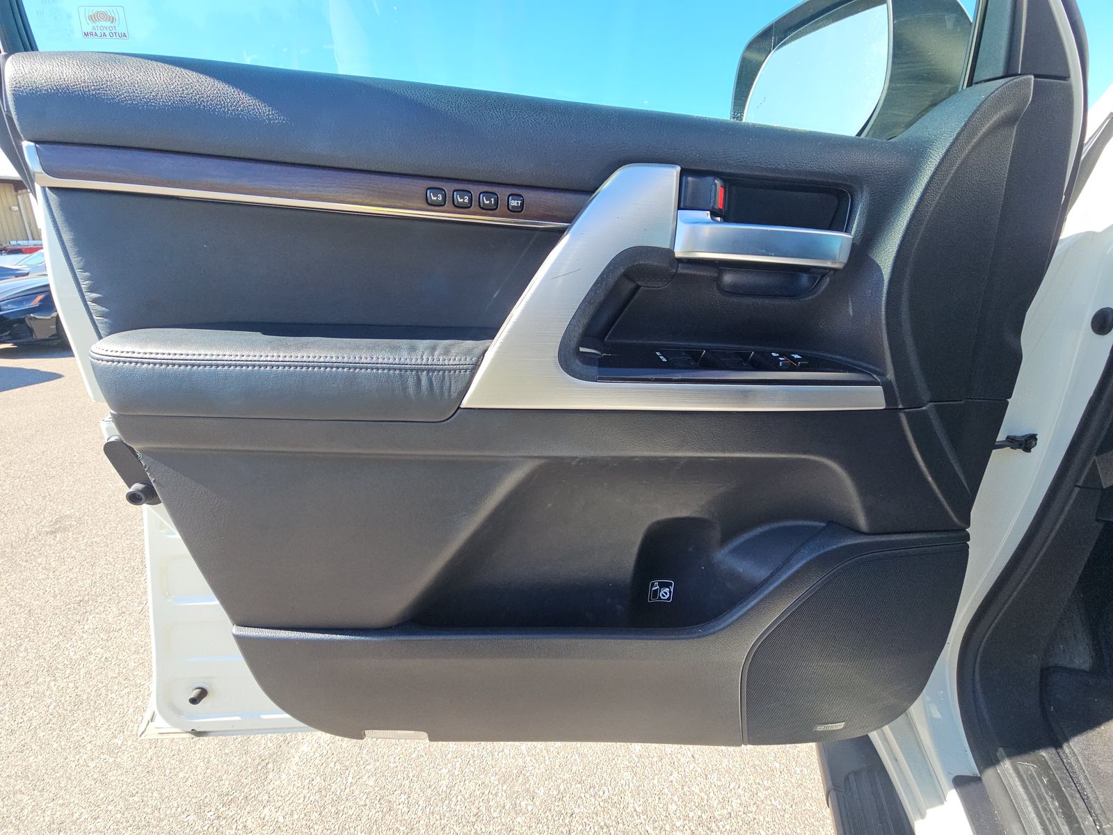 2016 Toyota Land Cruiser Base AWD