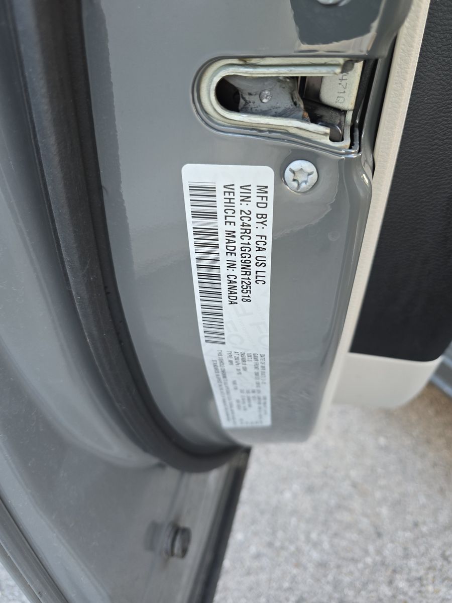 2022 Chrysler Pacifica Limited FWD