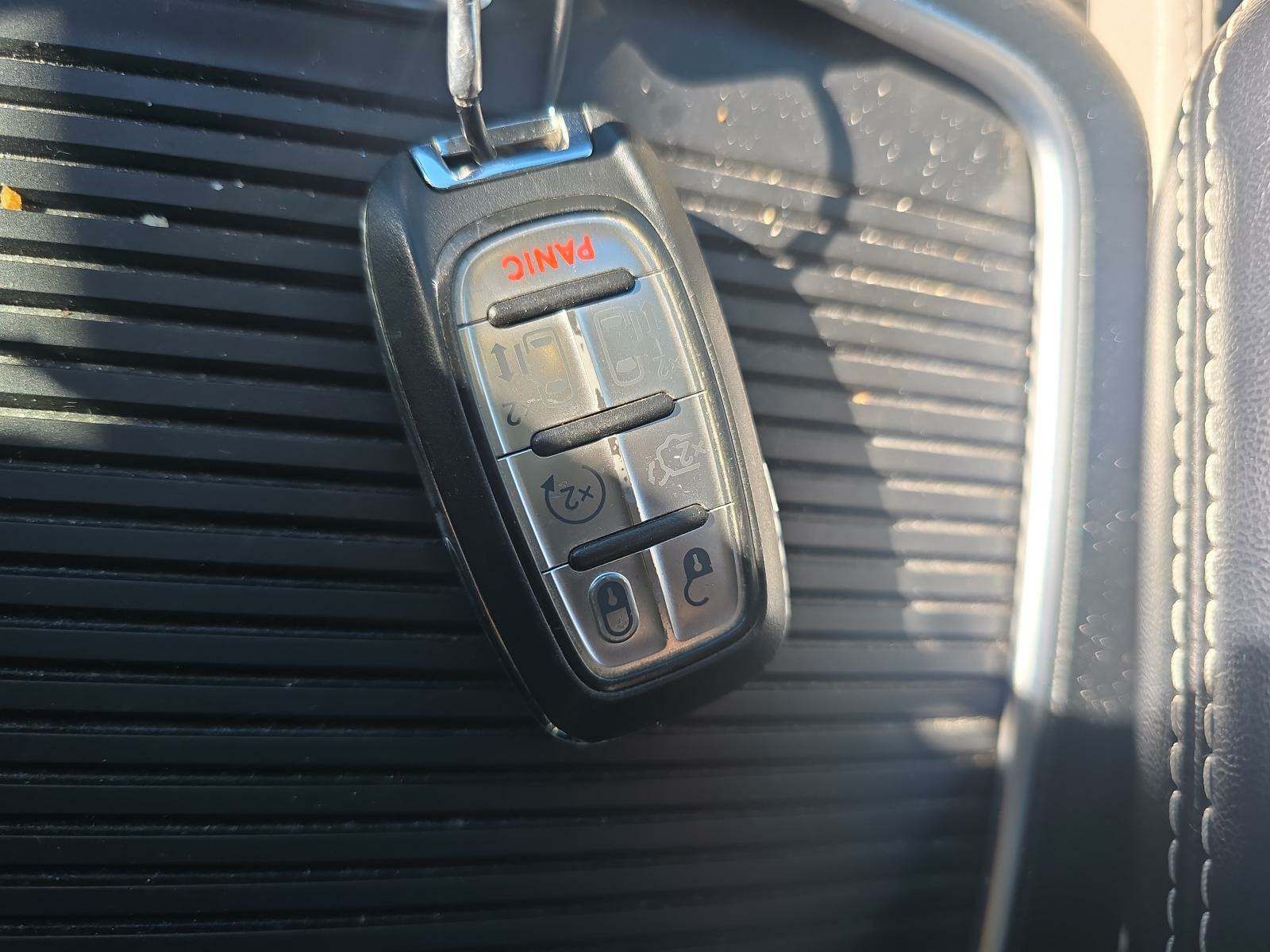 2022 Chrysler Pacifica Limited FWD