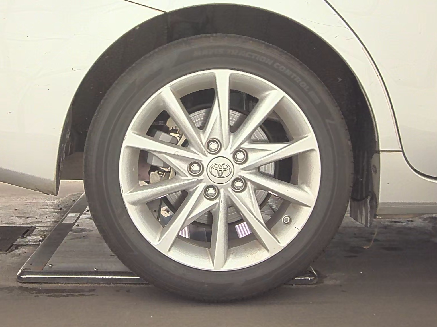 2012 Toyota Prius v Five FWD