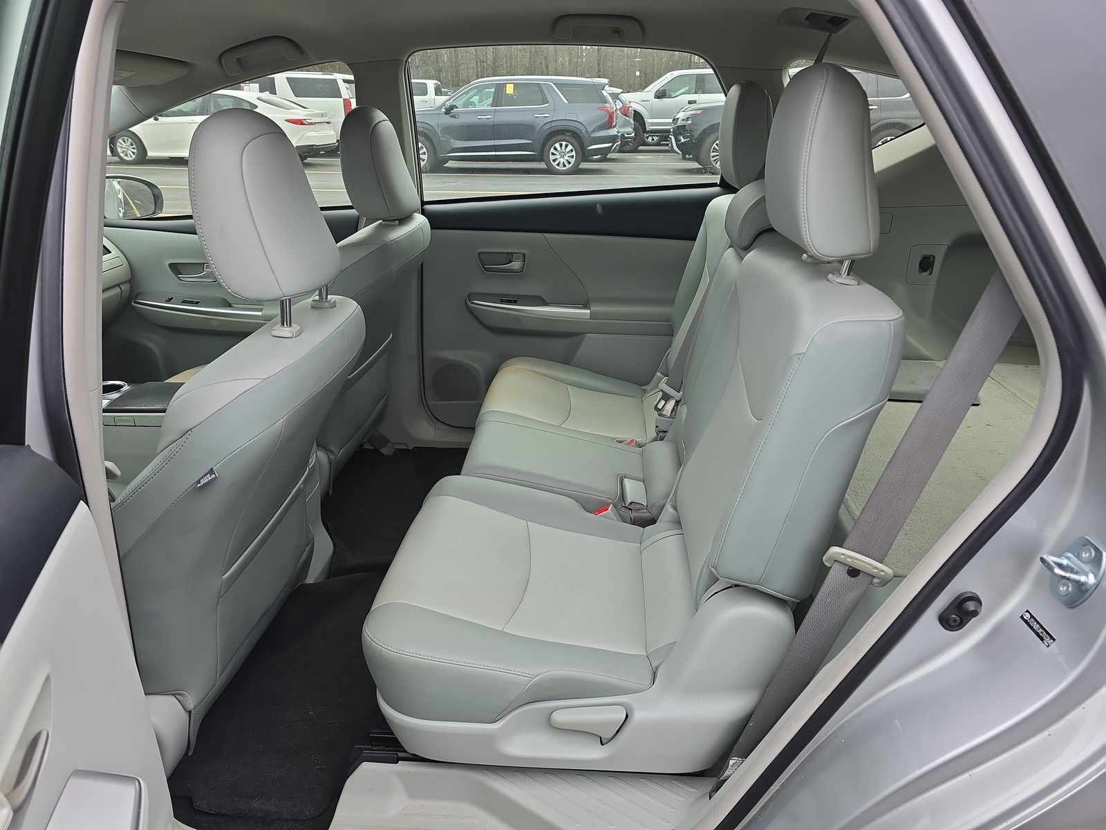 2012 Toyota Prius v Five FWD