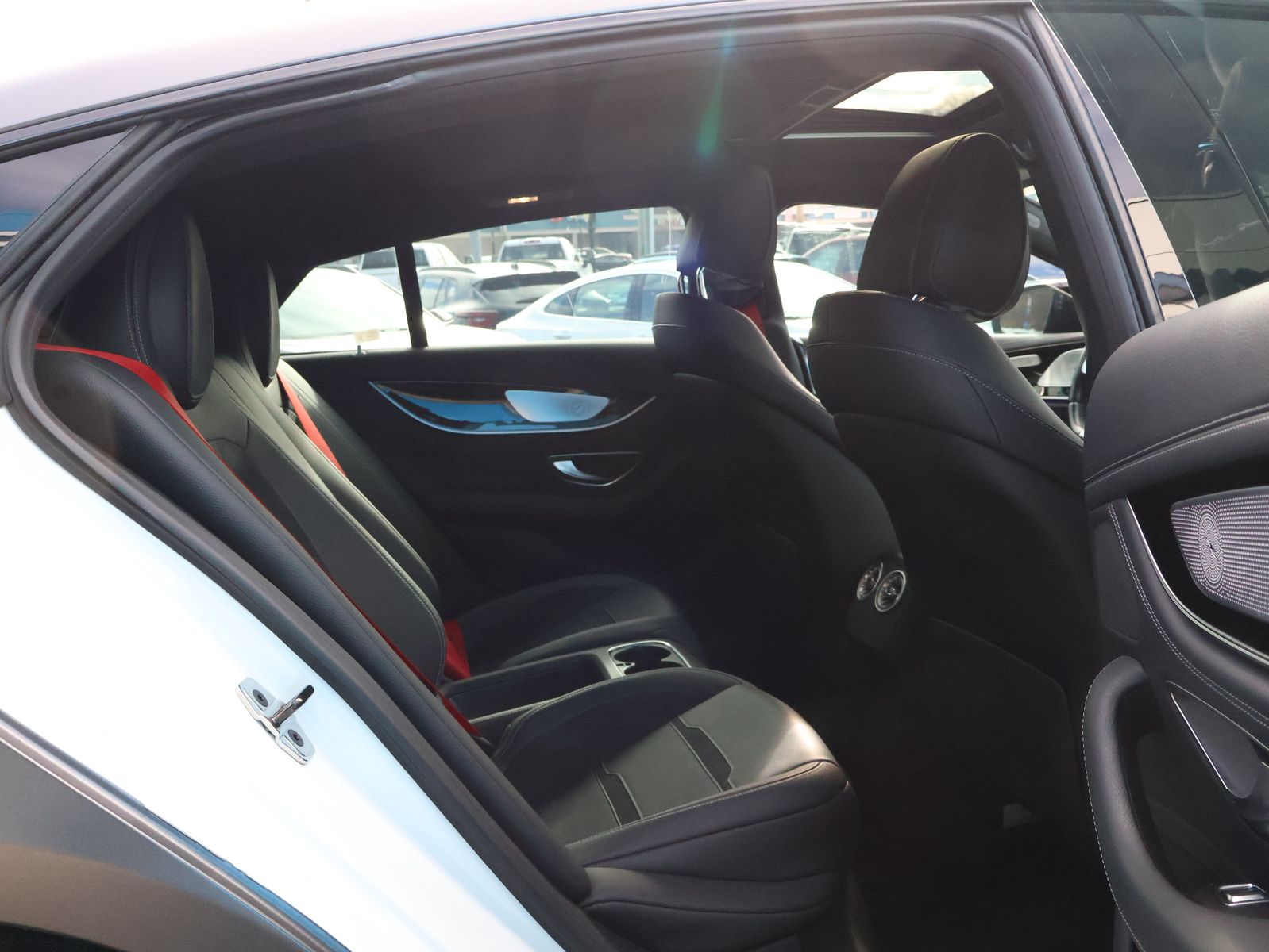 Mercedes-Benz AMG GT 53 4MATIC Sedan снимка Mercedes-Benz AMG GT 53 4MATIC Sedan
