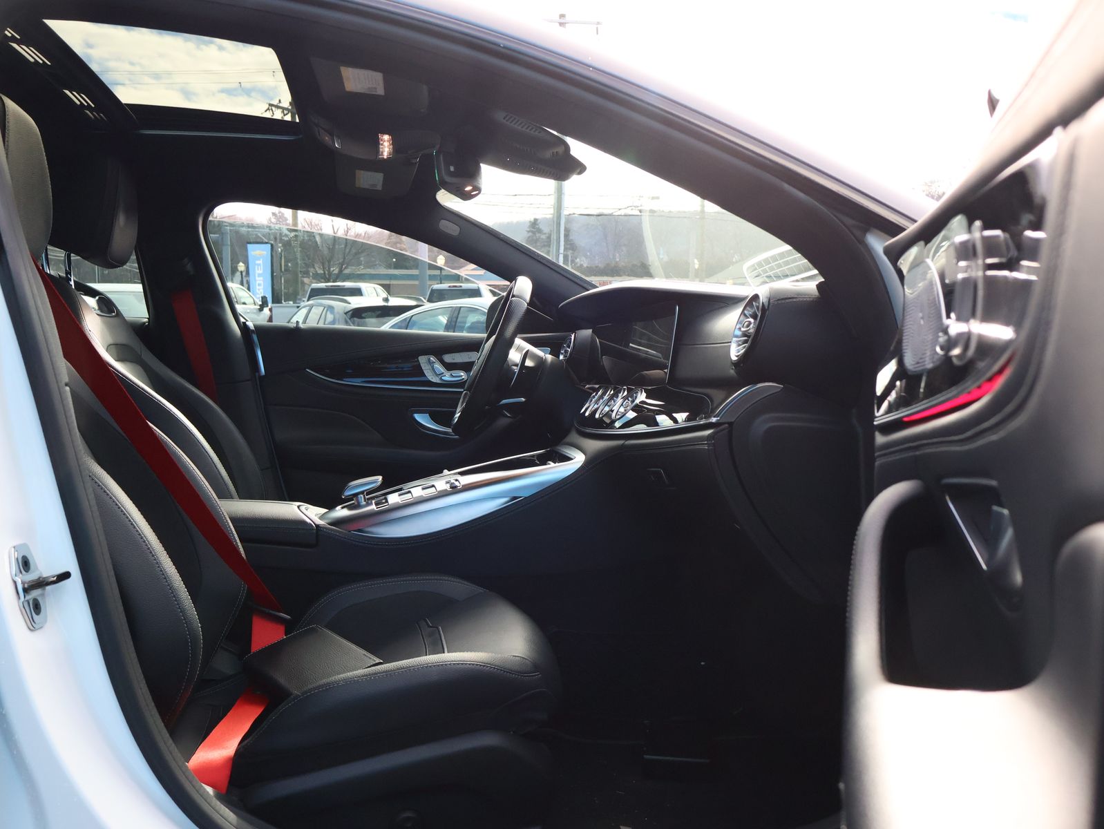Mercedes-Benz AMG GT 53 4MATIC Sedan снимка Mercedes-Benz AMG GT 53 4MATIC Sedan