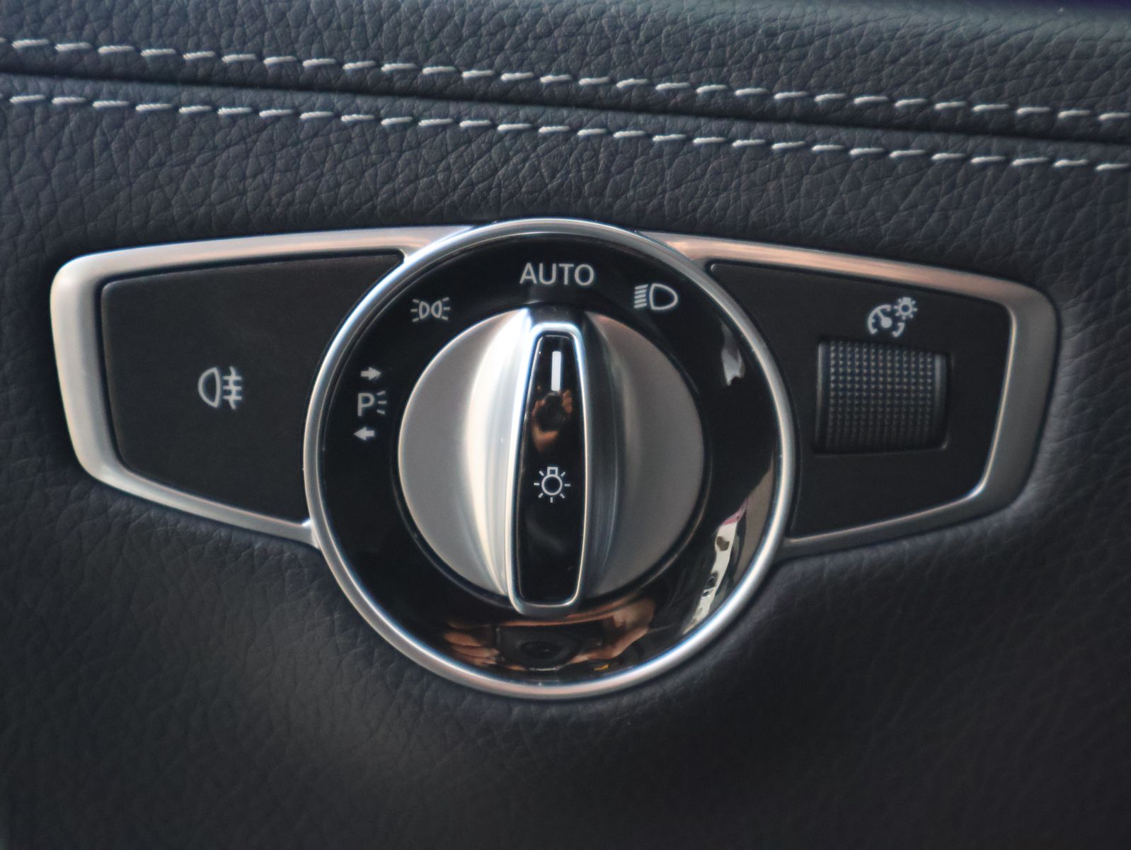 Mercedes-Benz AMG GT 53 4MATIC Sedan снимка Mercedes-Benz AMG GT 53 4MATIC Sedan