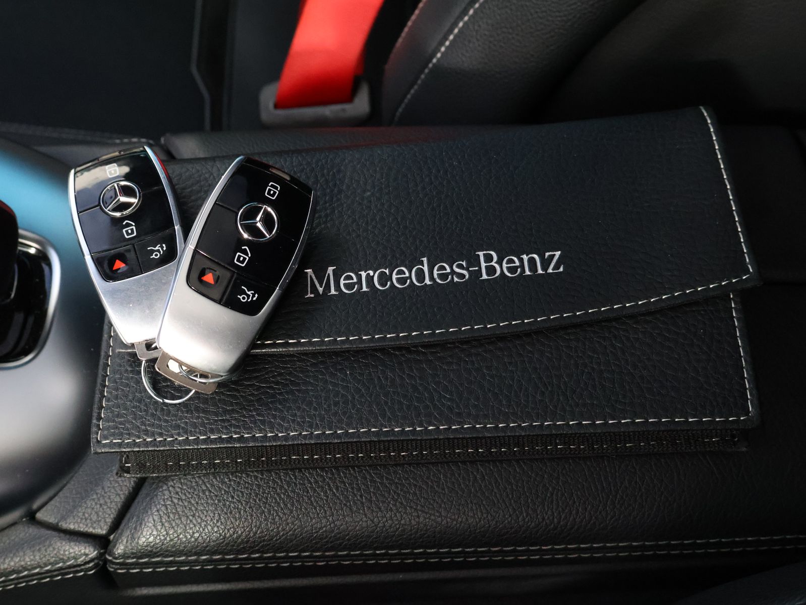 Mercedes-Benz AMG GT 53 4MATIC Sedan снимка Mercedes-Benz AMG GT 53 4MATIC Sedan