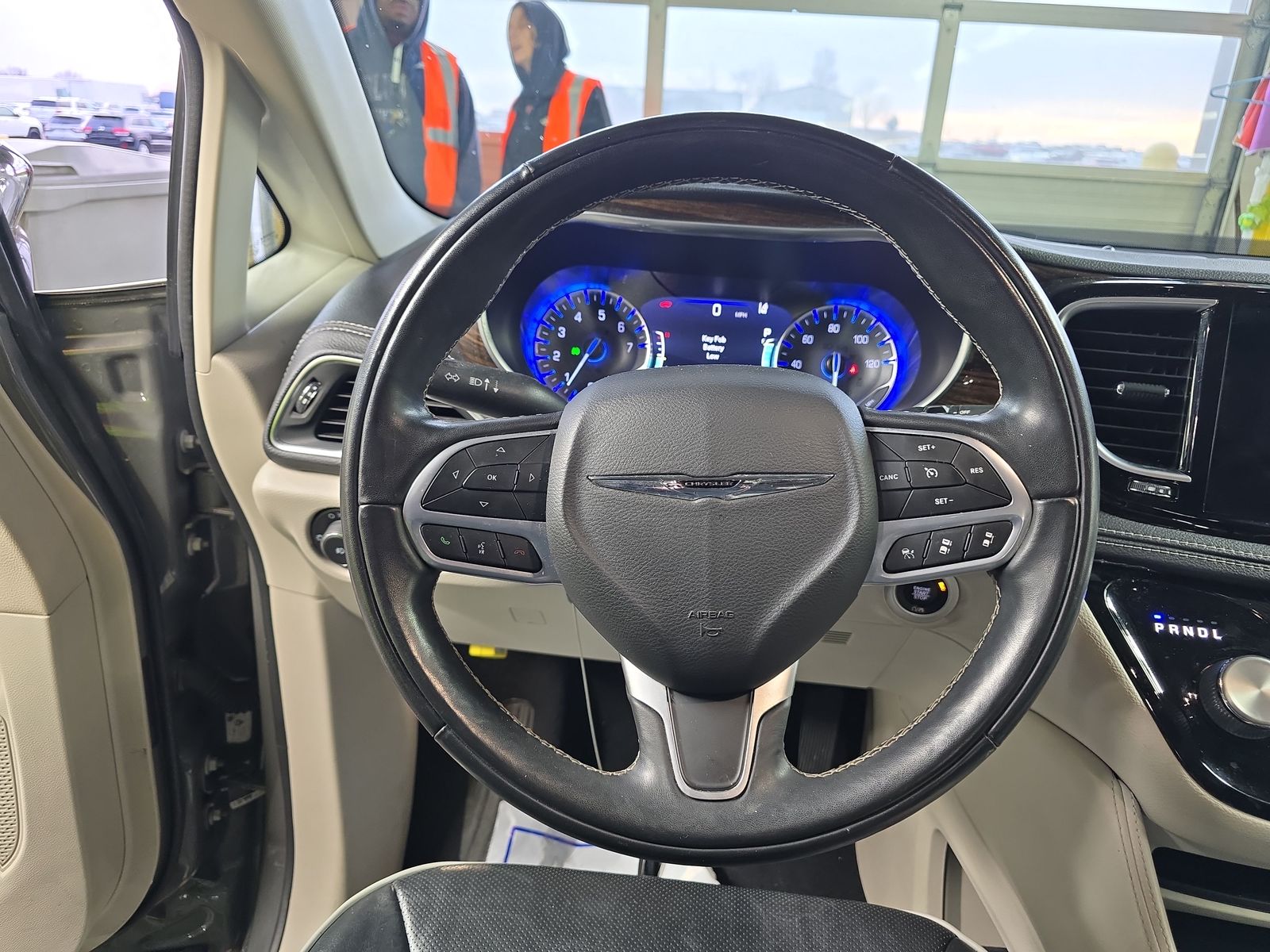 2022 Chrysler Pacifica Limited FWD