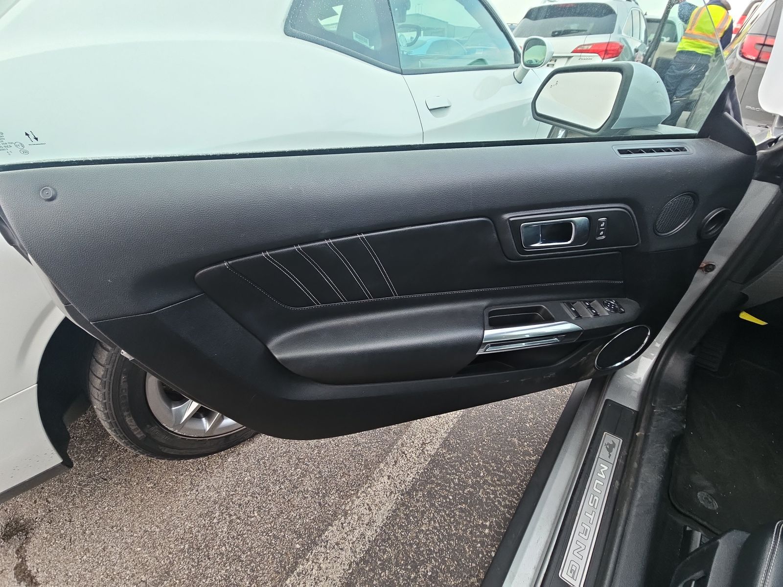 2022 Ford Mustang EcoBoost Premium RWD