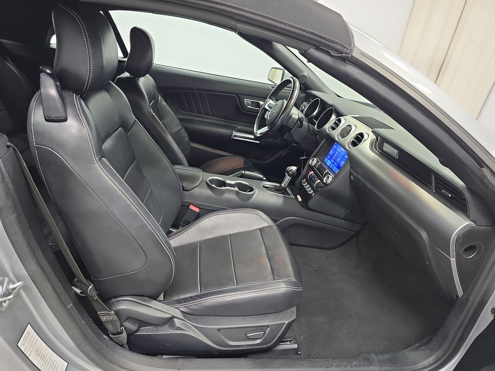 2022 Ford Mustang EcoBoost Premium RWD