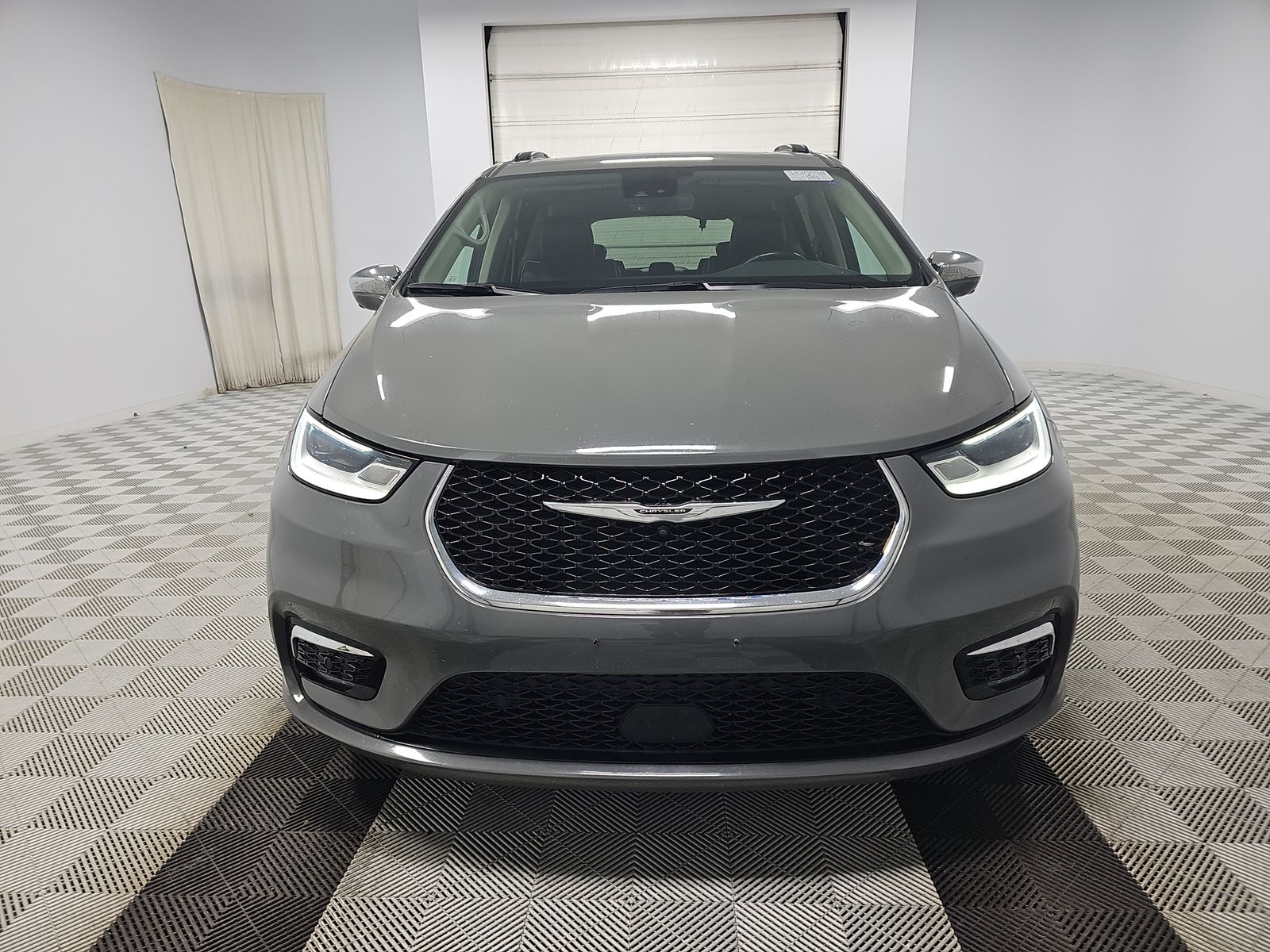 2022 Chrysler Pacifica Limited FWD