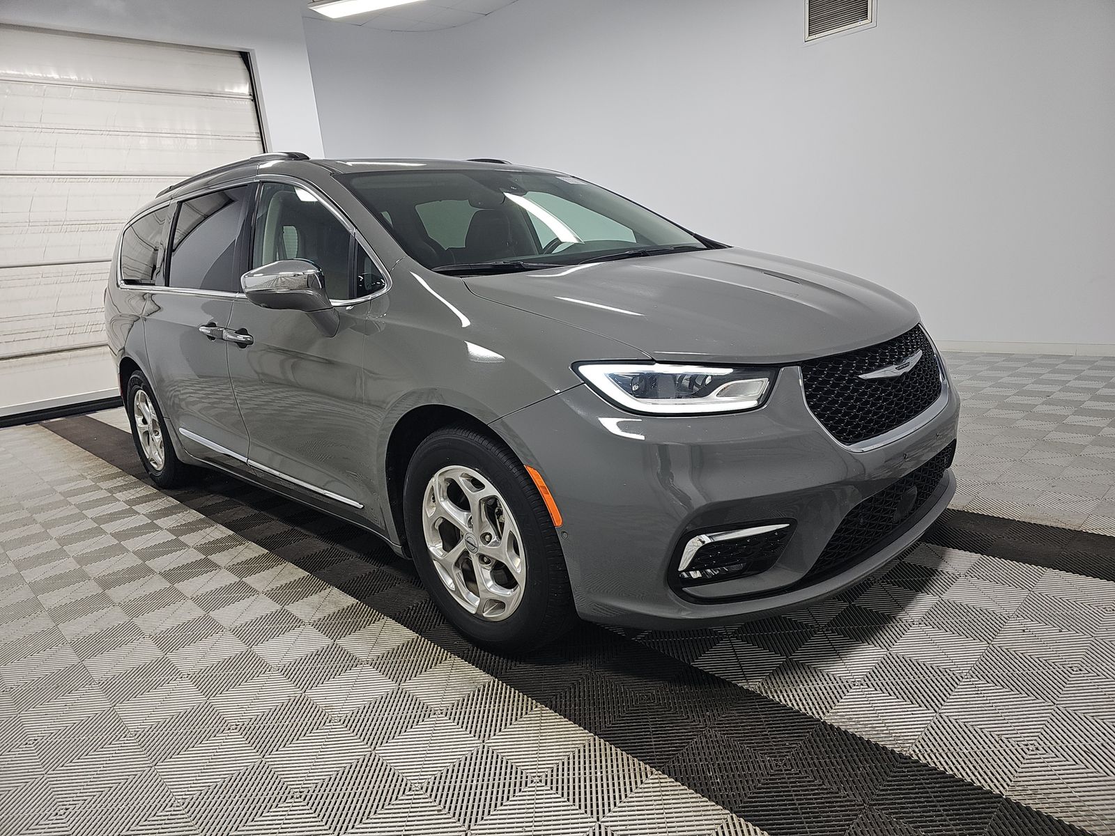 2022 Chrysler Pacifica Limited FWD