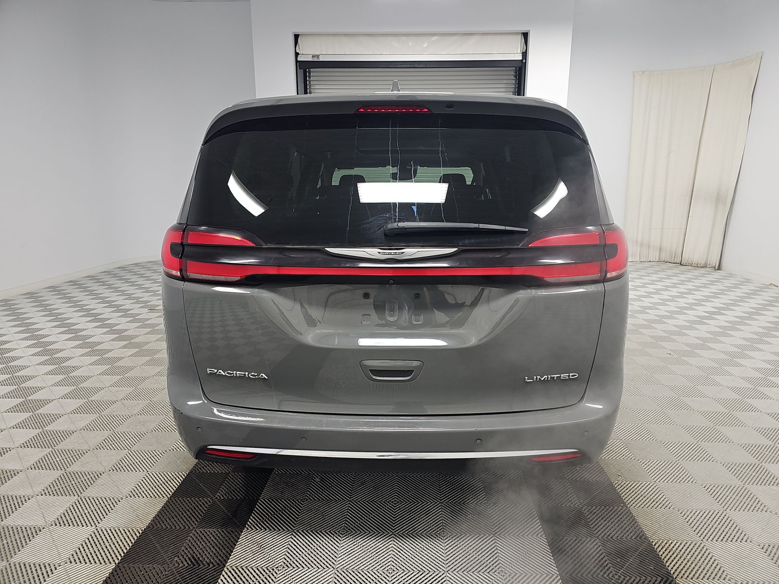 2022 Chrysler Pacifica Limited FWD