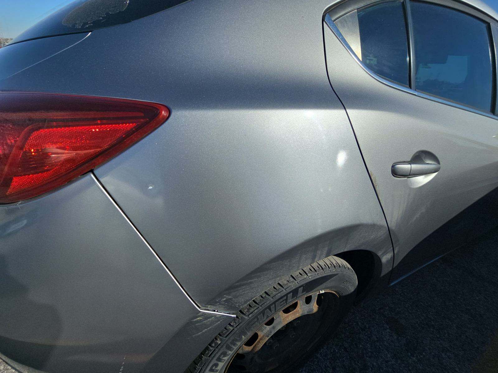 2015 MAZDA MAZDA3 i Touring FWD