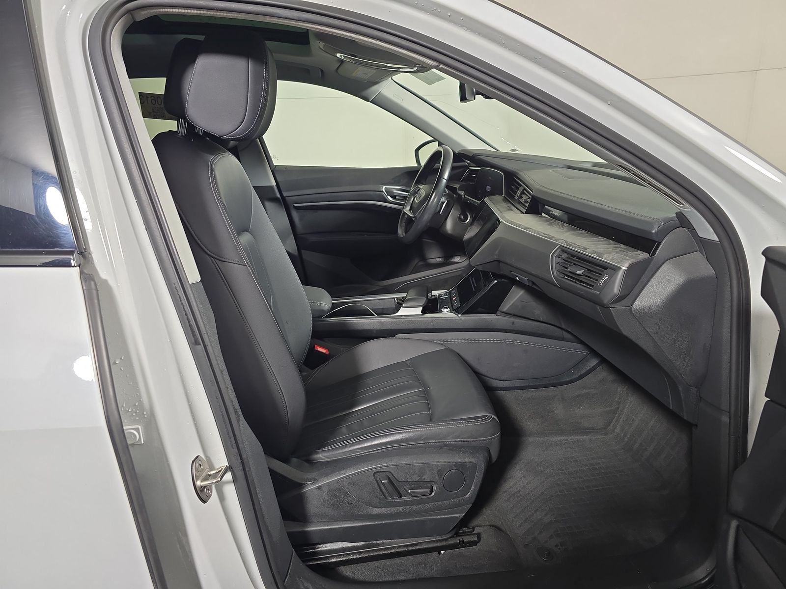 2021 Audi e-tron Premium AWD