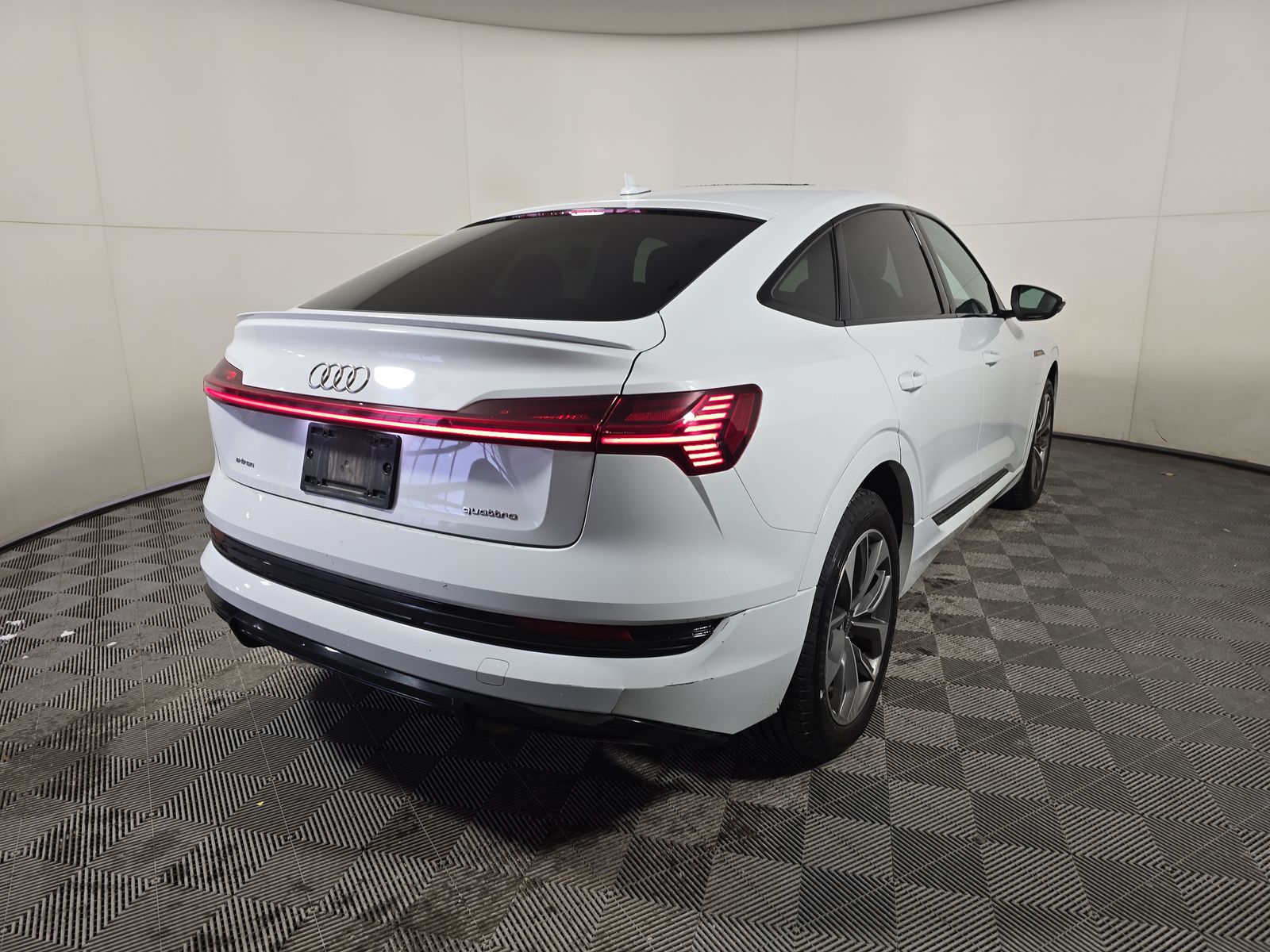 2021 Audi e-tron Premium AWD