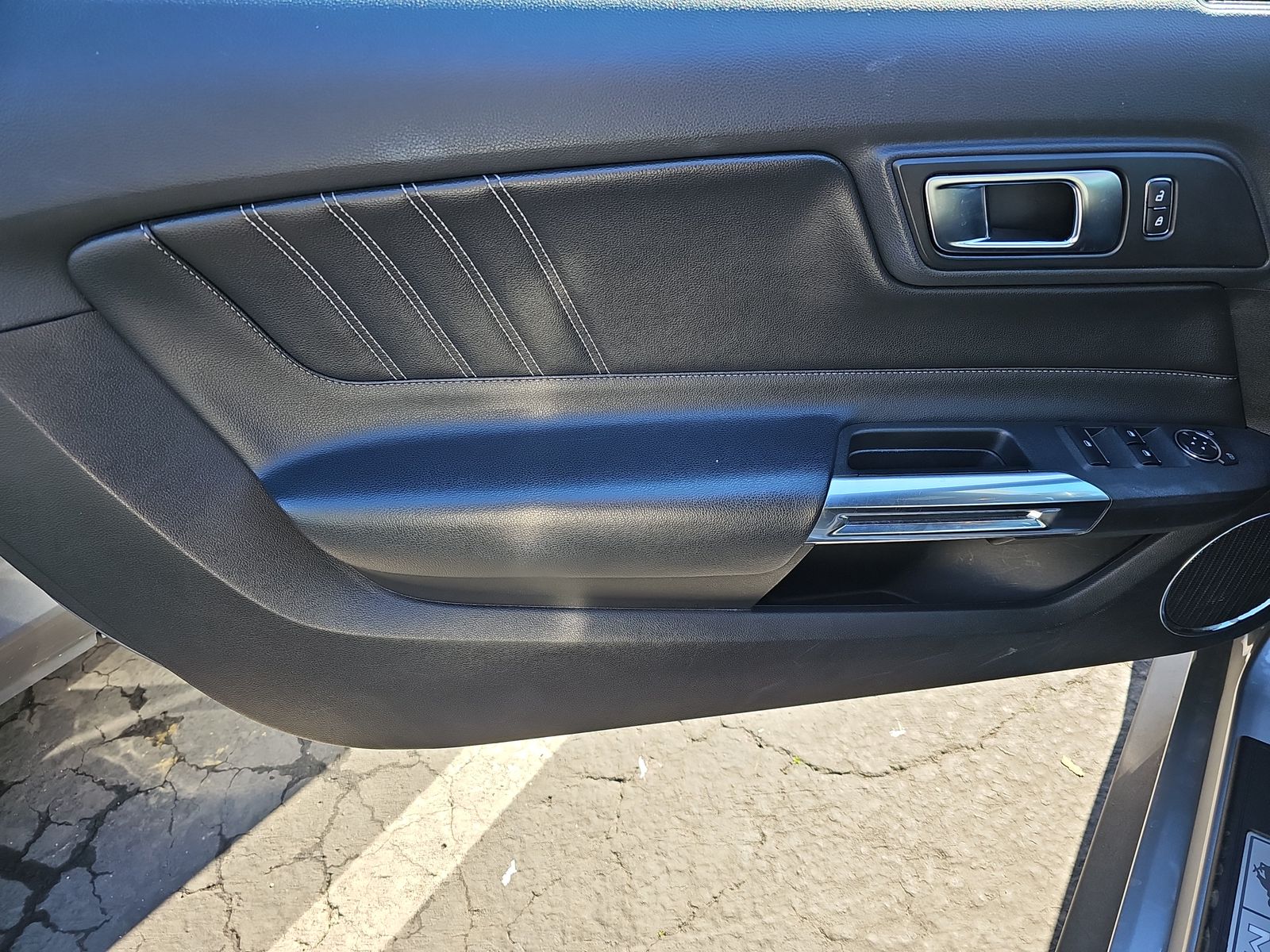 2022 Ford Mustang EcoBoost Premium RWD