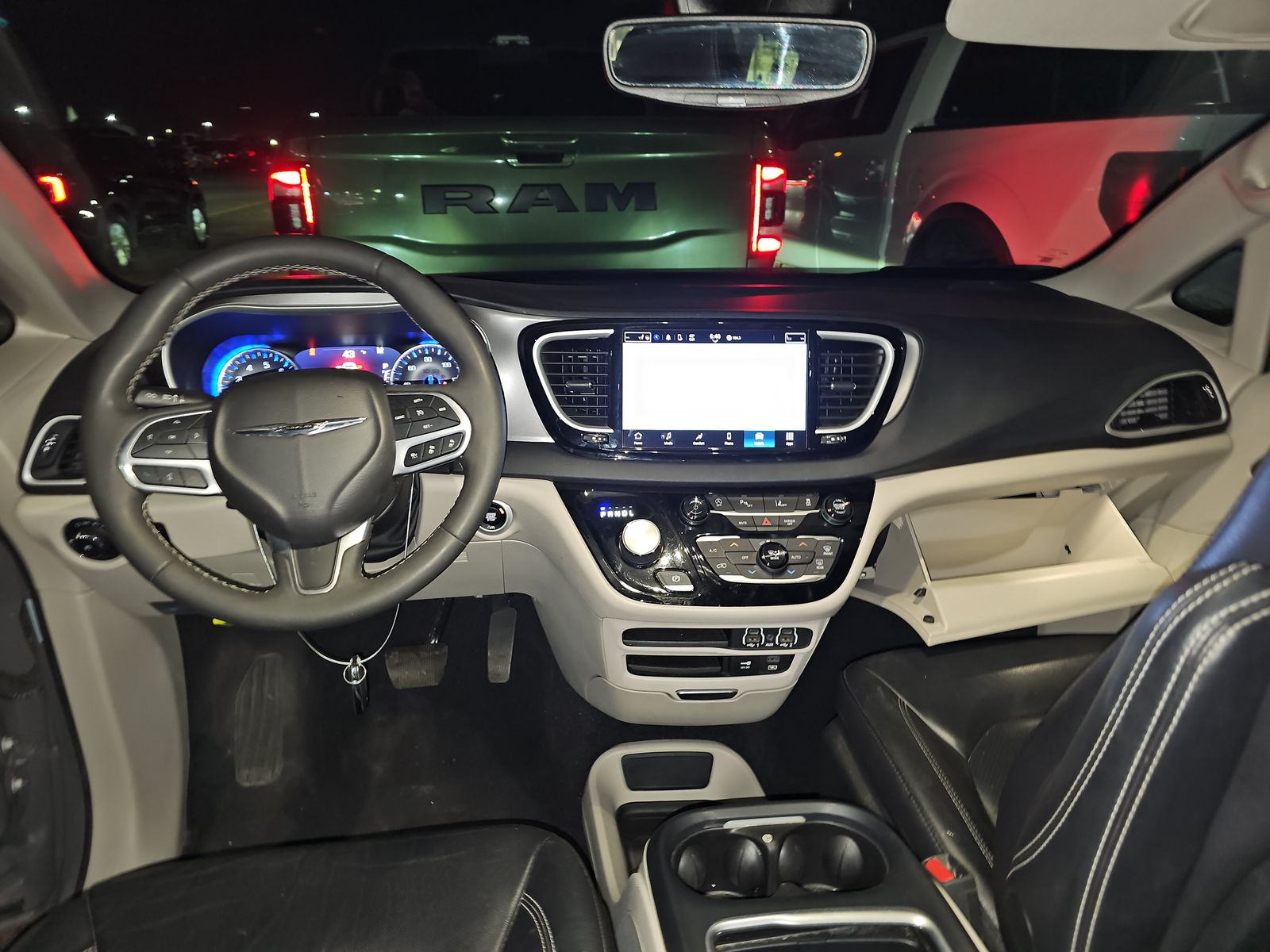 2022 Chrysler Pacifica Touring L FWD