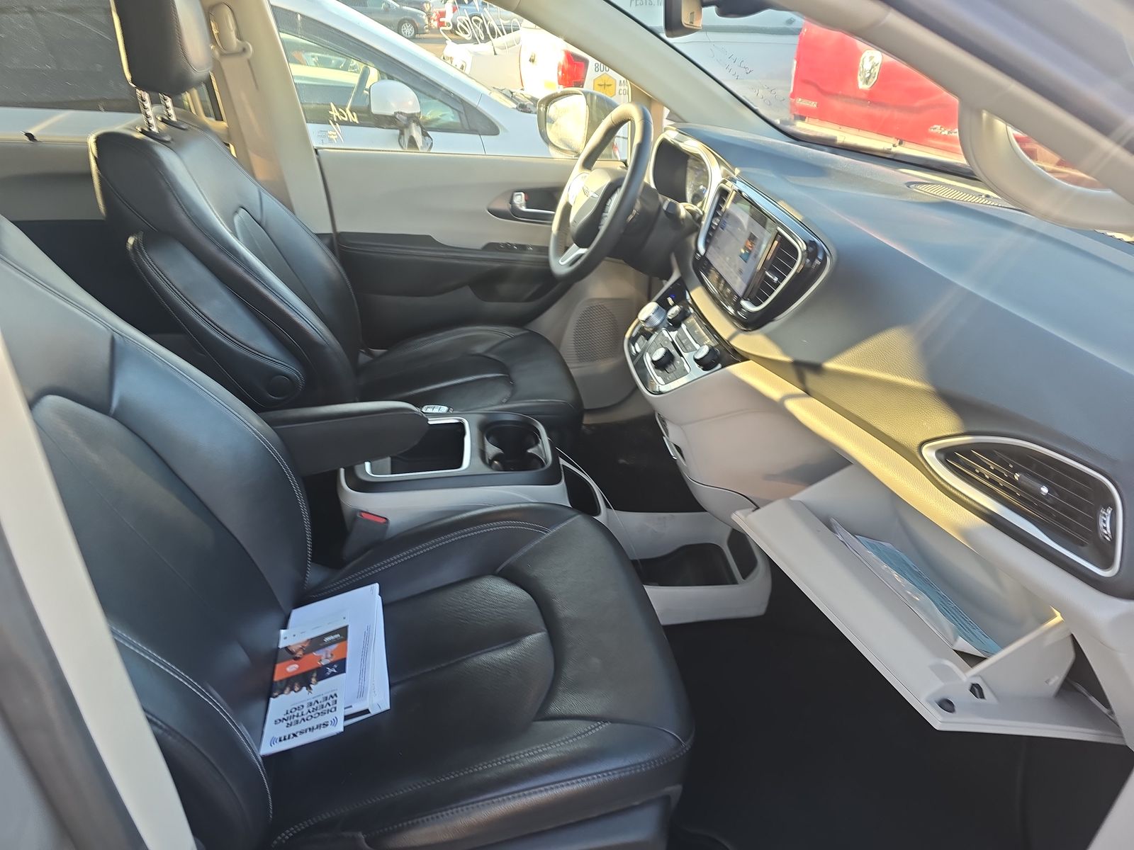 2022 Chrysler Pacifica Touring L FWD