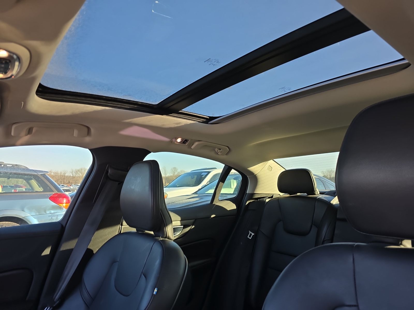 2022 Volvo S60 B5 Momentum AWD