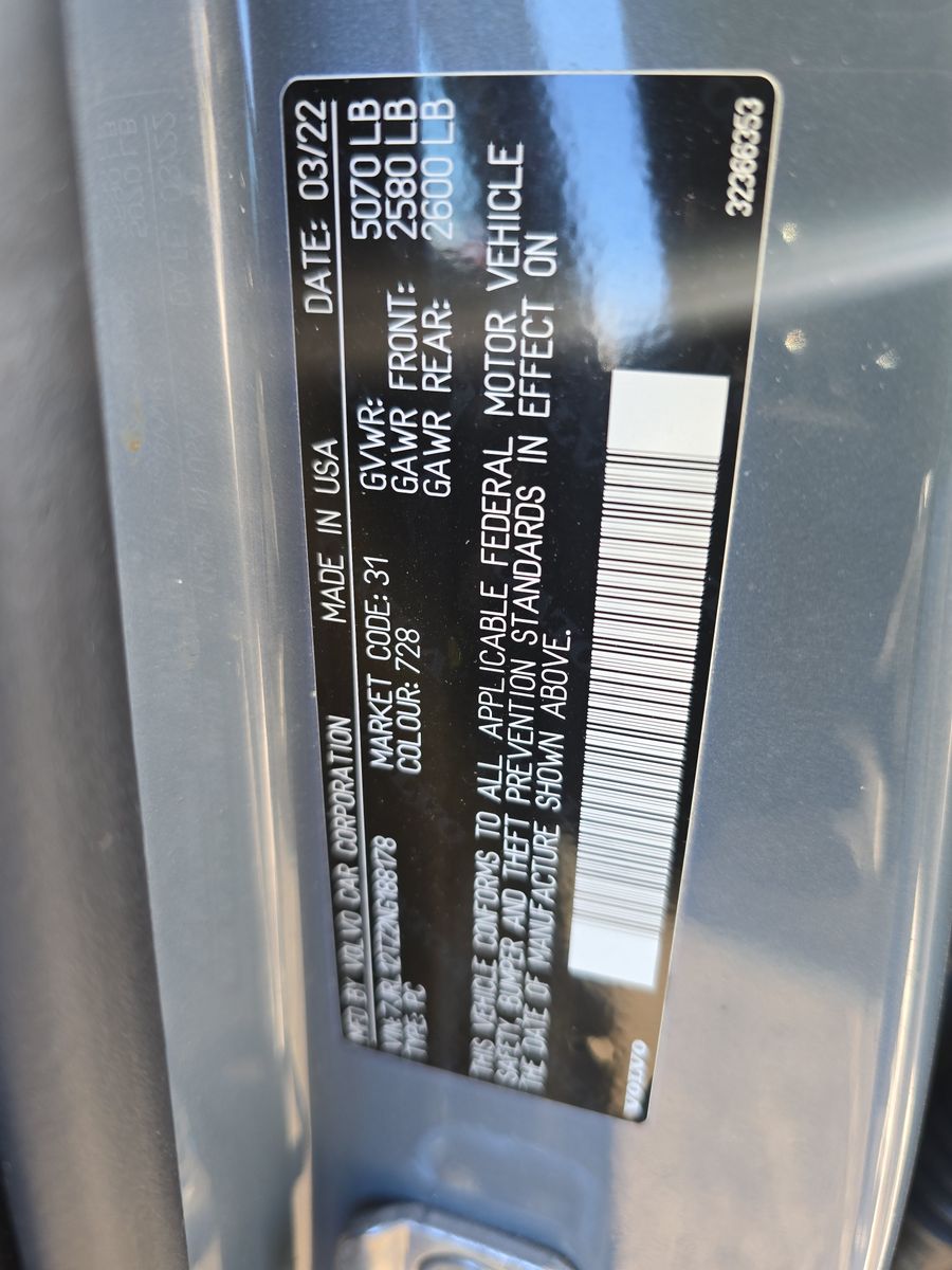 2022 Volvo S60 B5 Momentum AWD