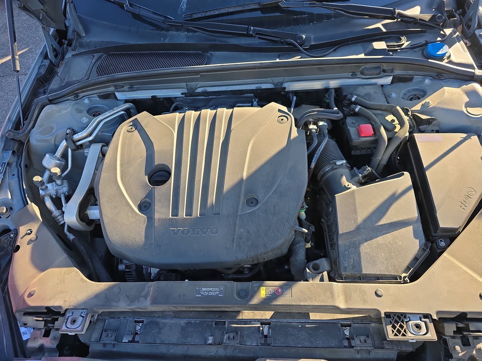 2022 Volvo S60 B5 Momentum AWD