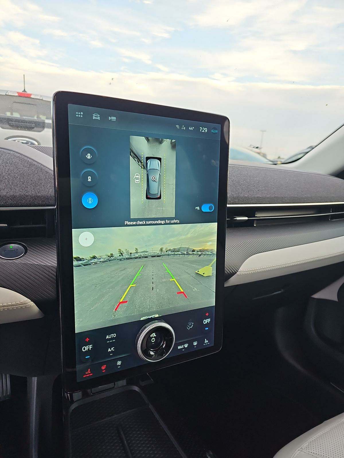 2021 Ford Mustang Mach-E Premium RWD