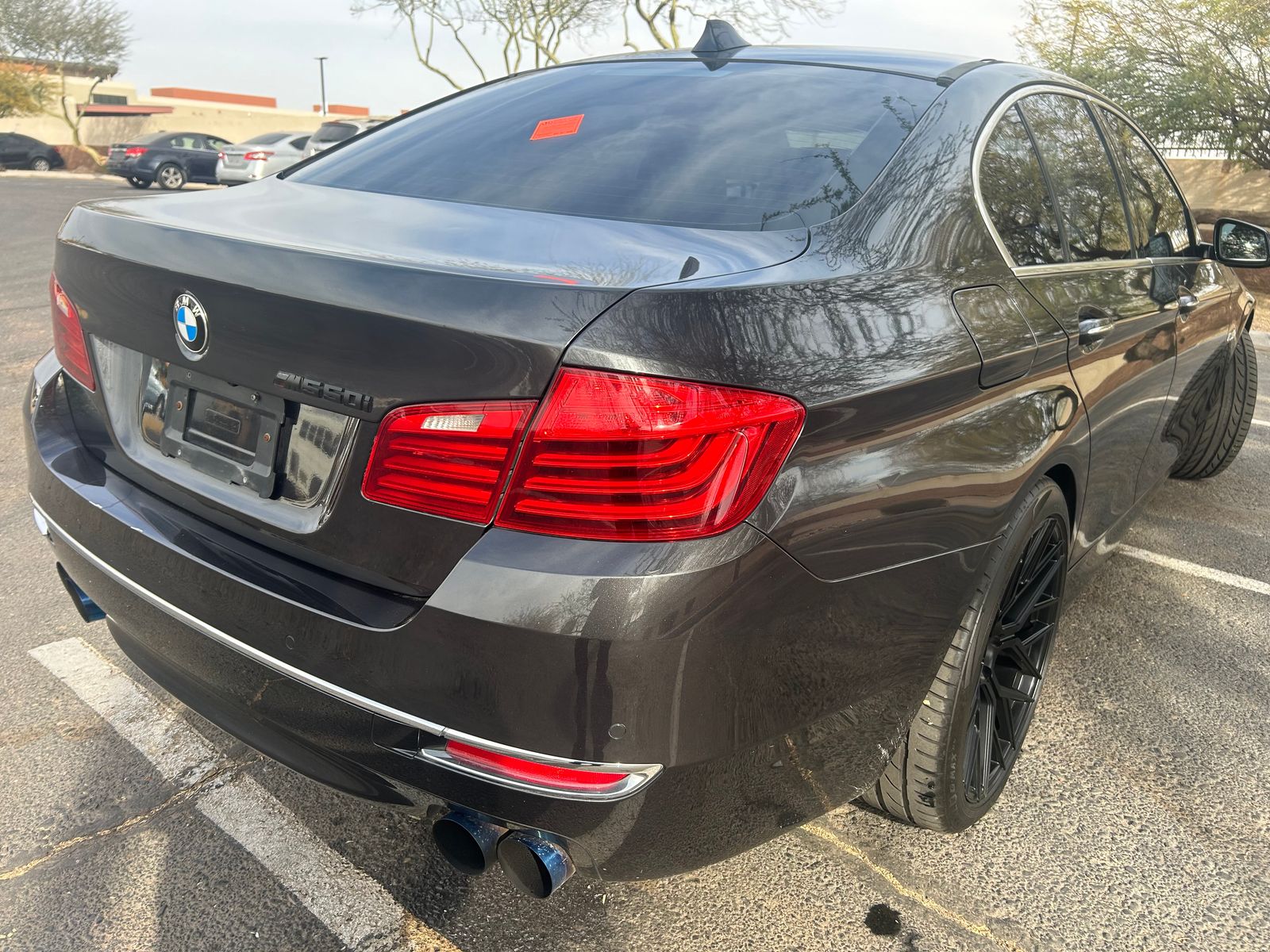 BMW 5 Series Sedan 550i LUXURY LINE снимка BMW 5 Series Sedan 550i LUXURY LINE