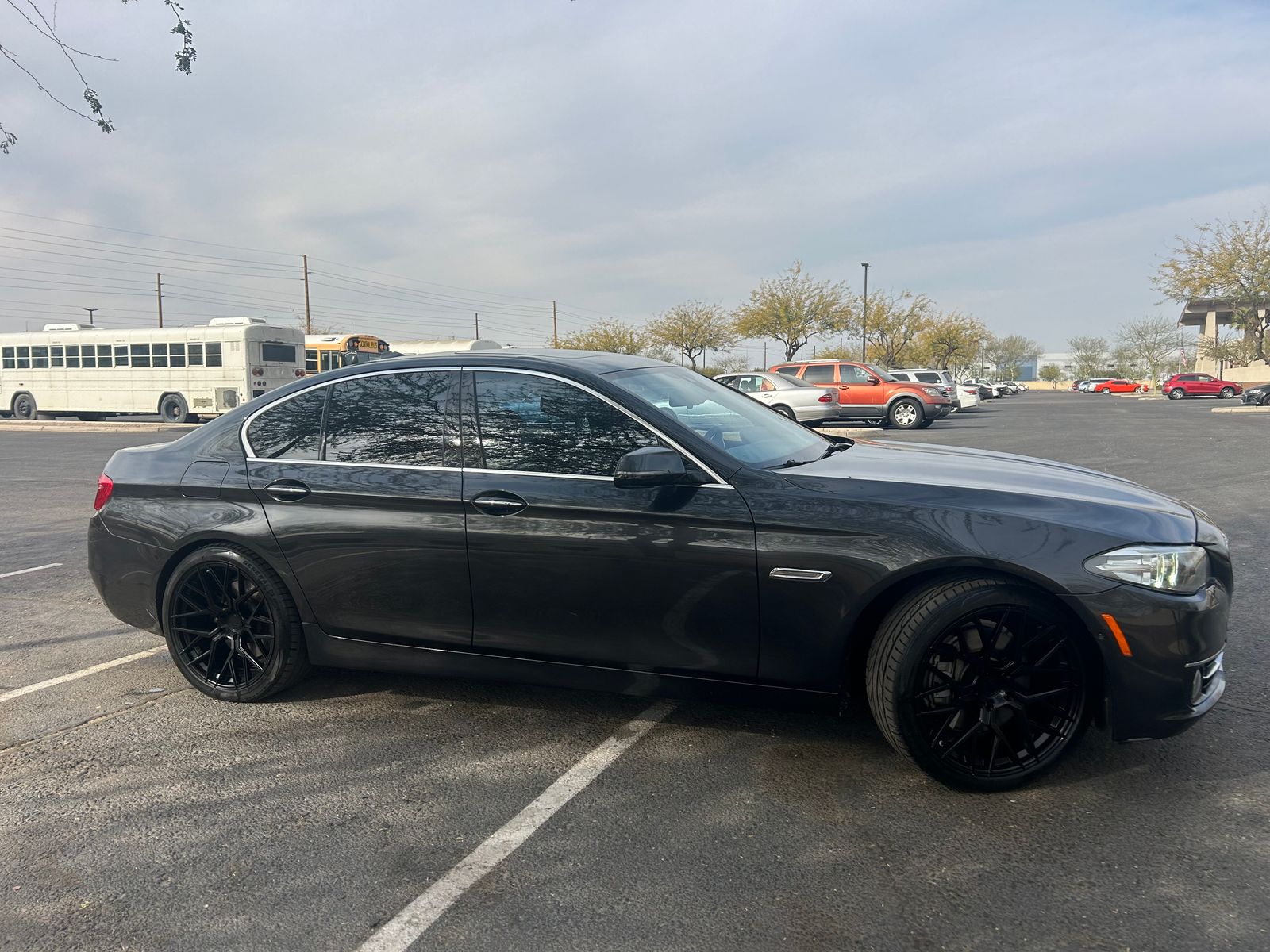 BMW 5 Series Sedan 550i LUXURY LINE снимка BMW 5 Series Sedan 550i LUXURY LINE