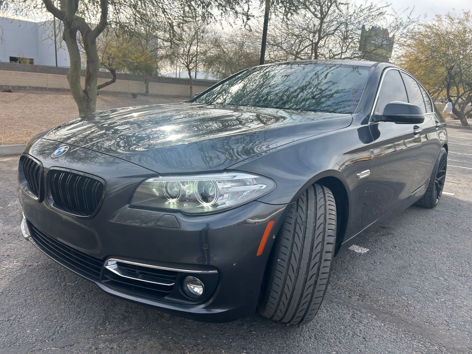 BMW 5 Series Sedan 550i LUXURY LINE снимка BMW 5 Series Sedan 550i LUXURY LINE