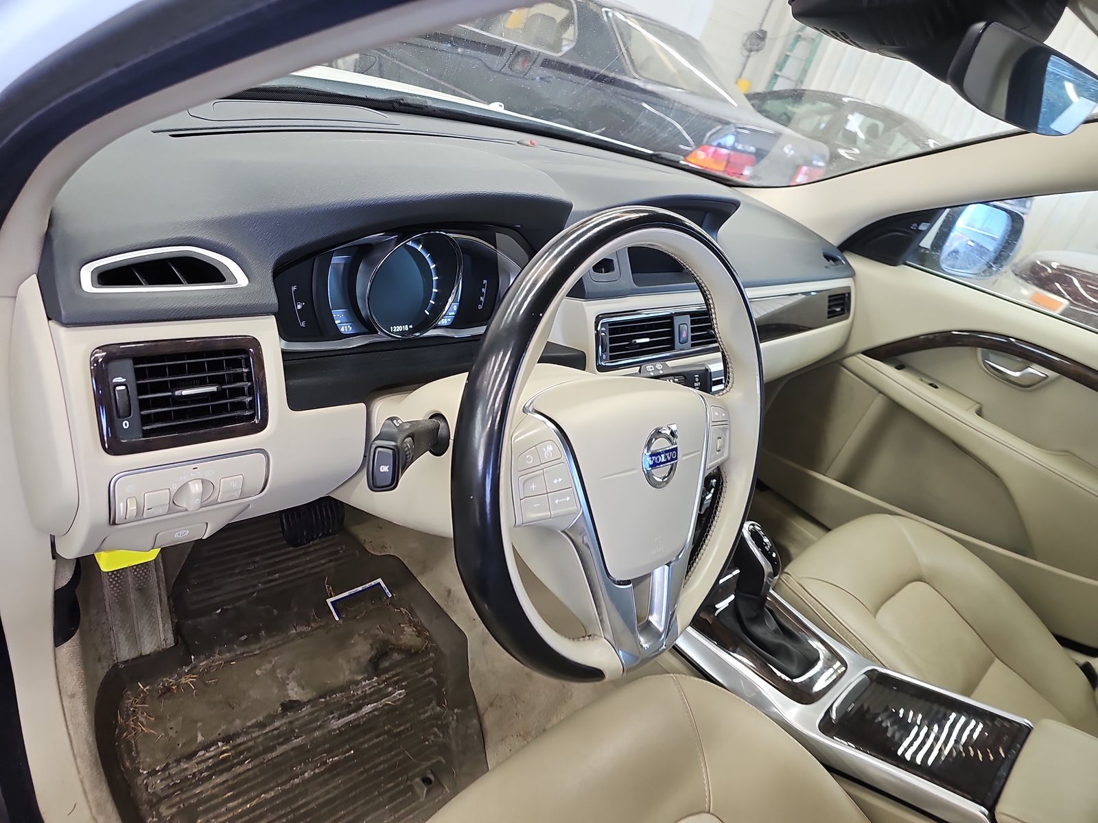 2016 Volvo XC70 T5 Platinum AWD