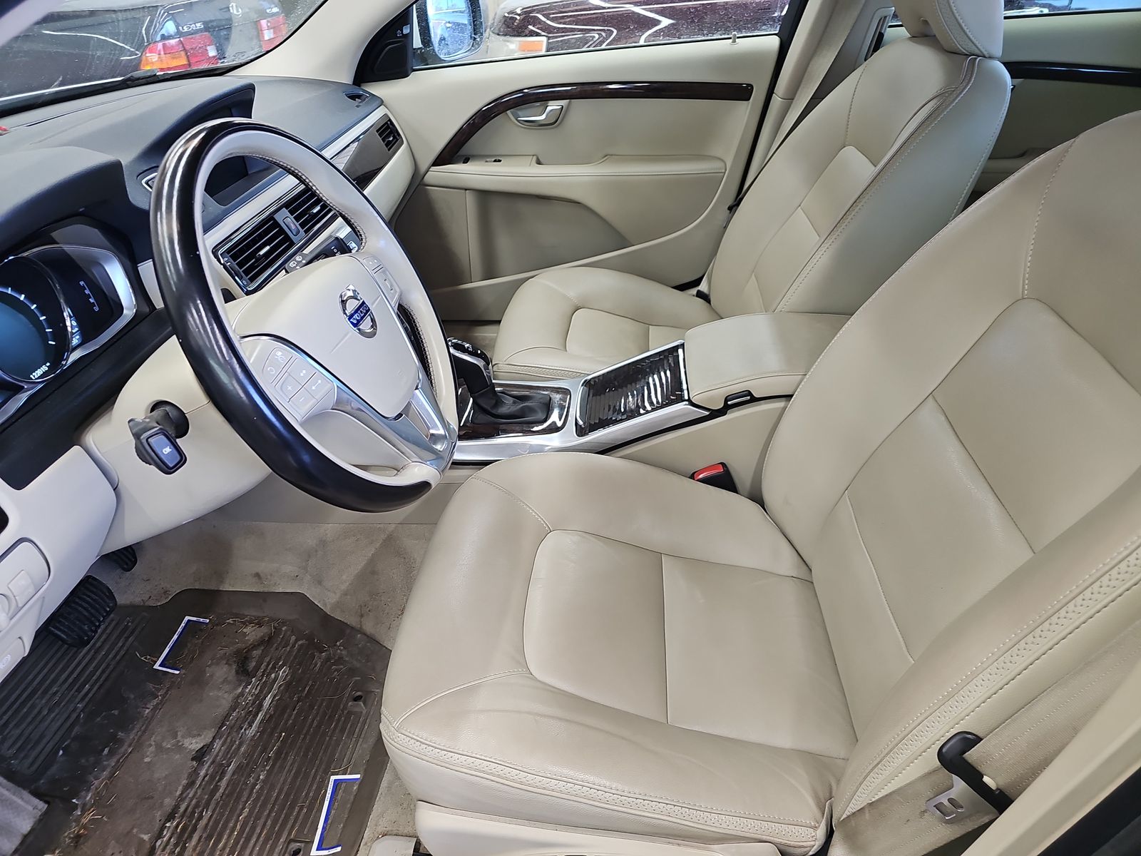 2016 Volvo XC70 T5 Platinum AWD