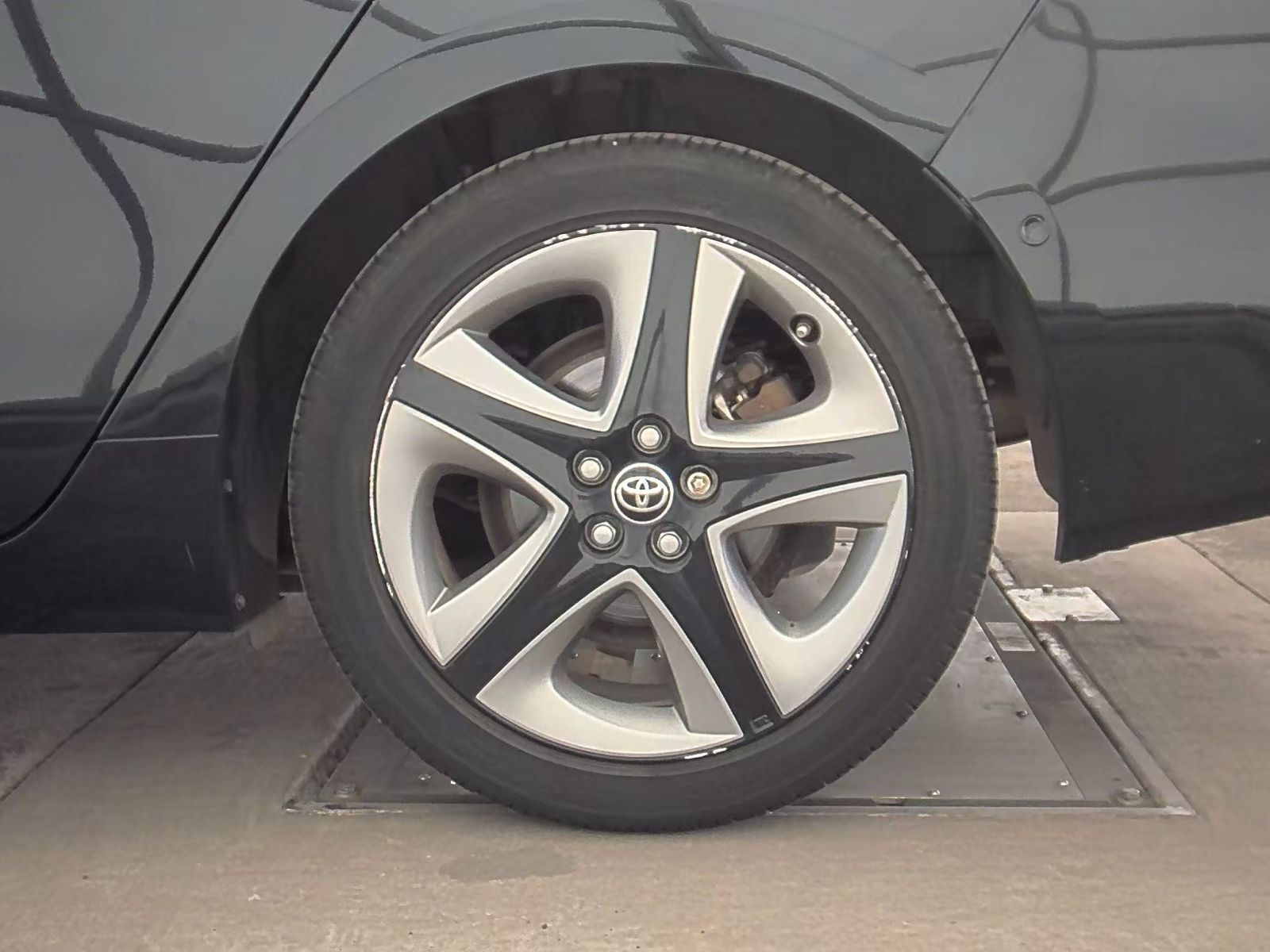 2021 Toyota Prius XLE FWD