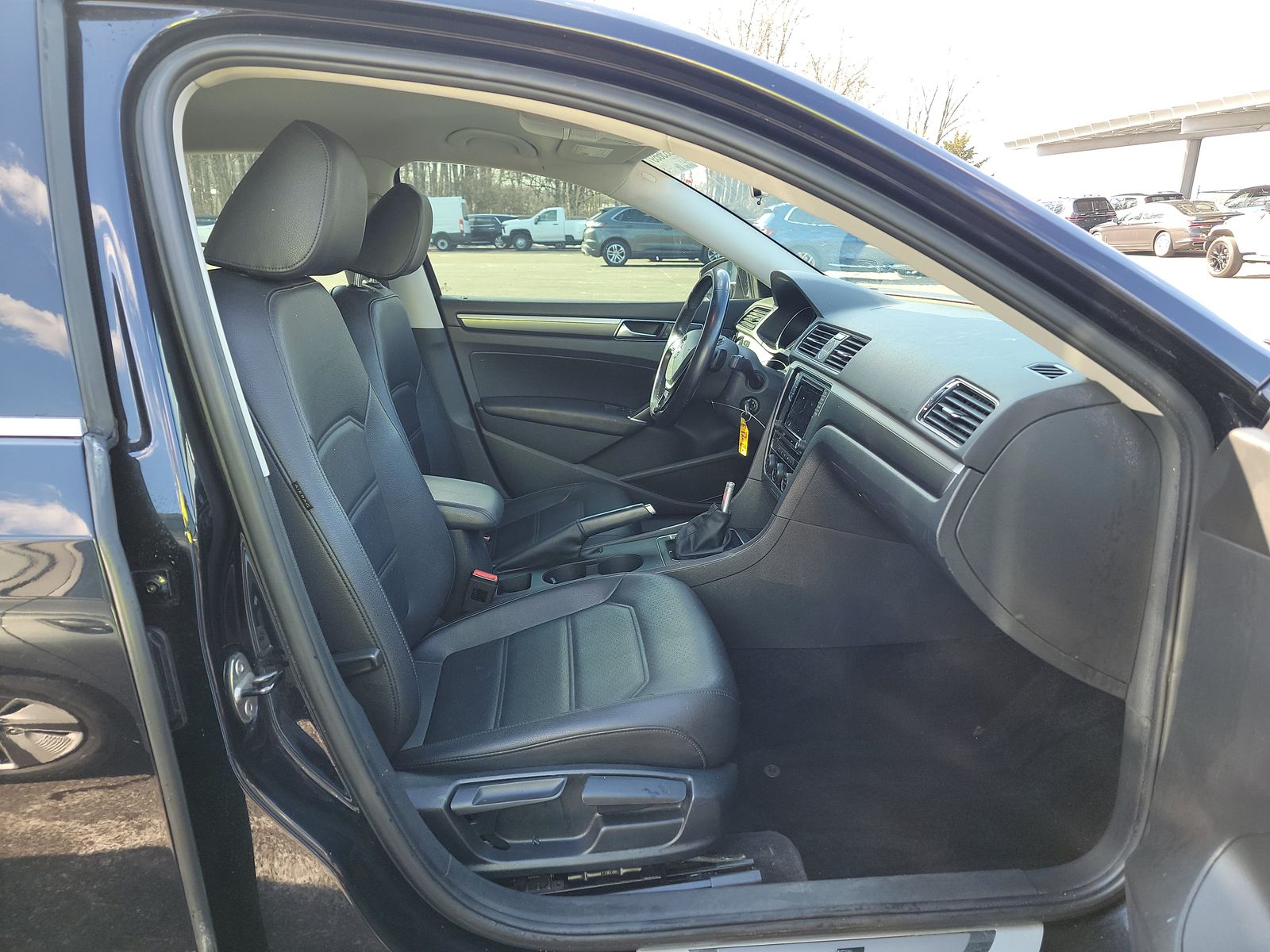 2017 Volkswagen Passat 1.8T R-Line FWD