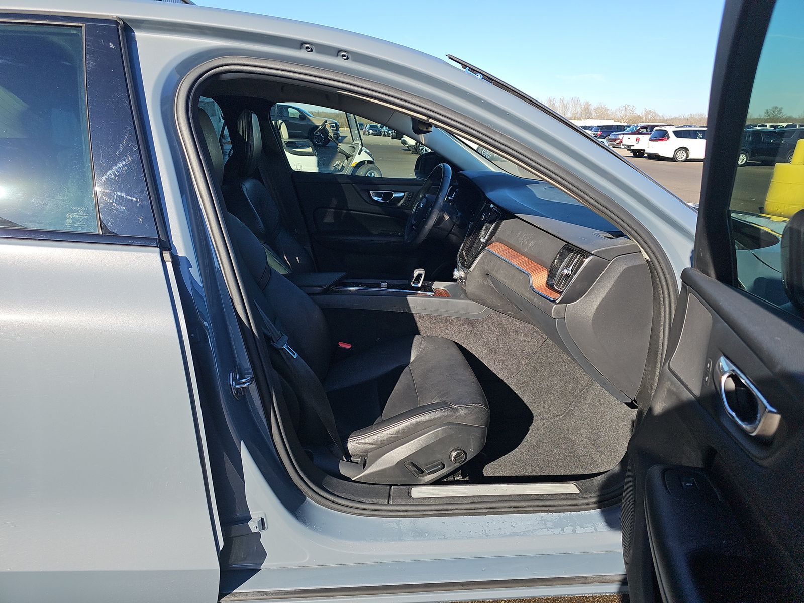 2022 Volvo S60 B5 Momentum AWD