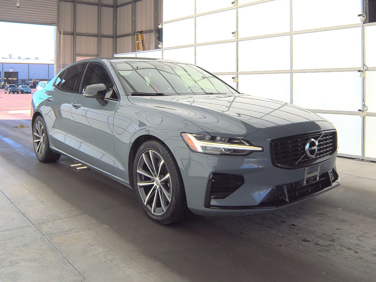 2022 Volvo S60 B5 Momentum AWD