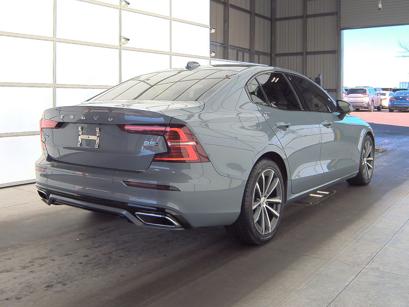 2022 Volvo S60 B5 Momentum AWD