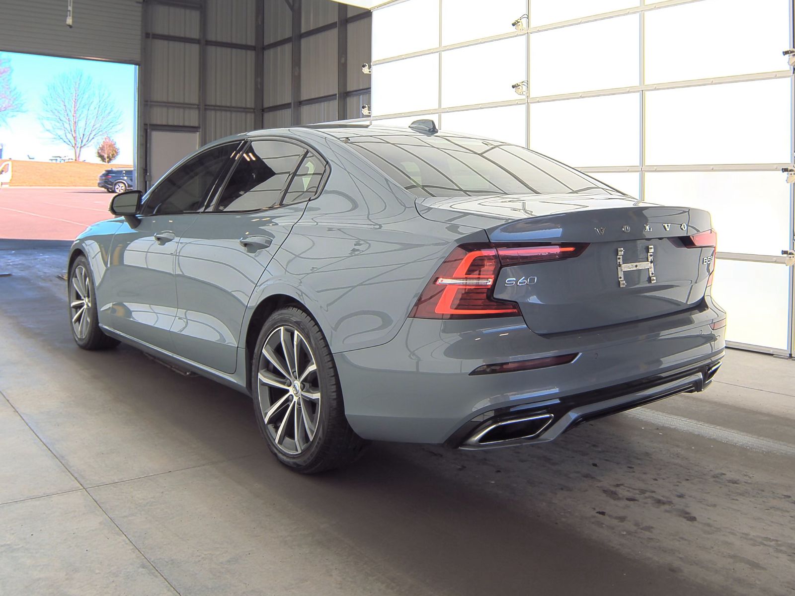 2022 Volvo S60 B5 Momentum AWD