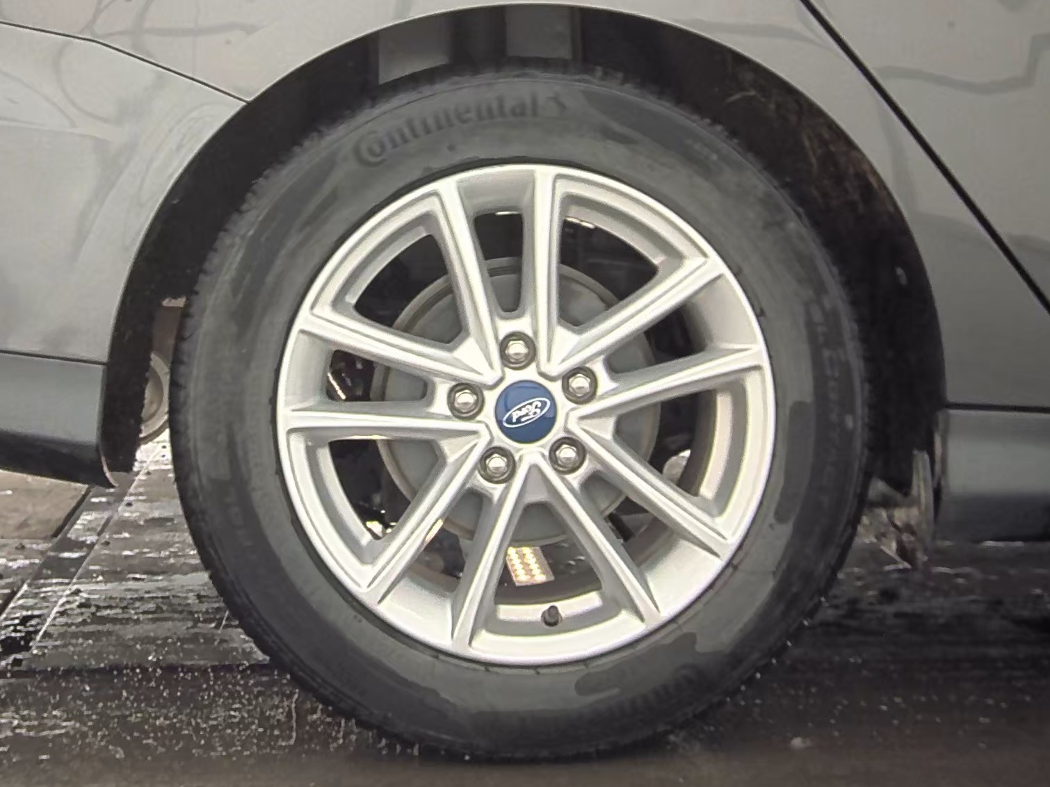 2016 Ford Focus SE FWD