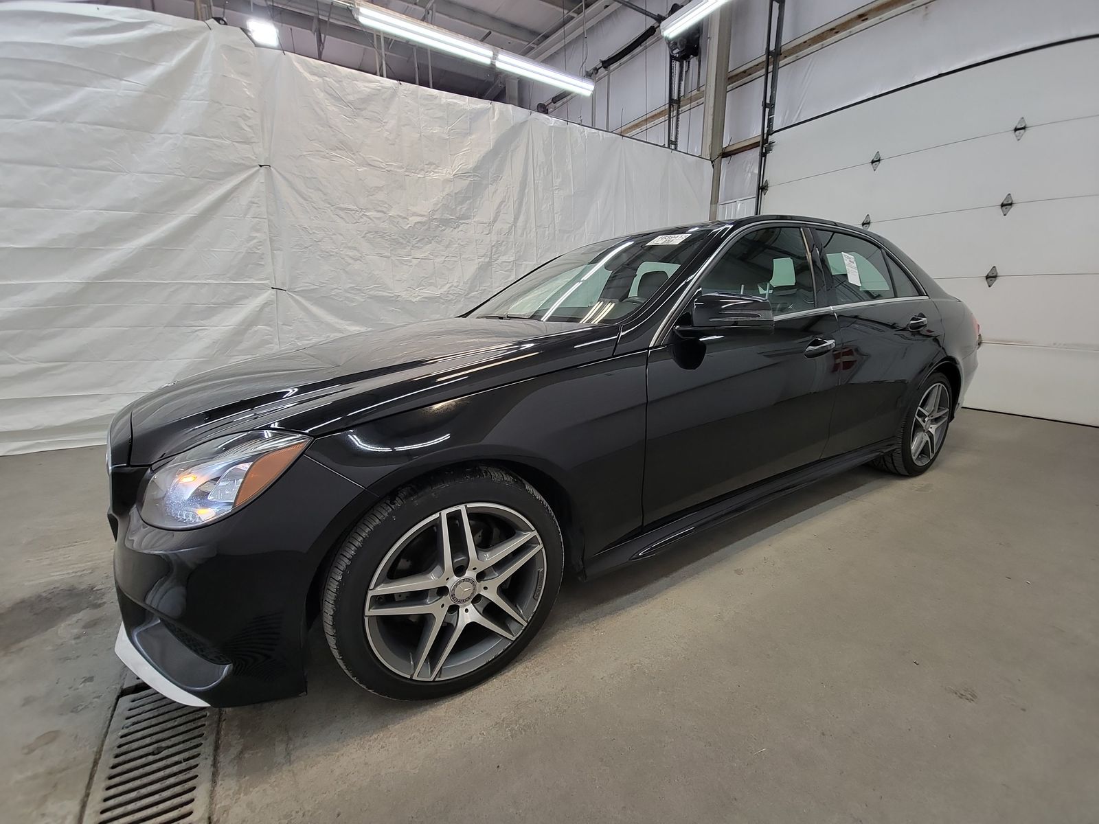 2016 Mercedes-Benz E 400 4MATIC Sedan