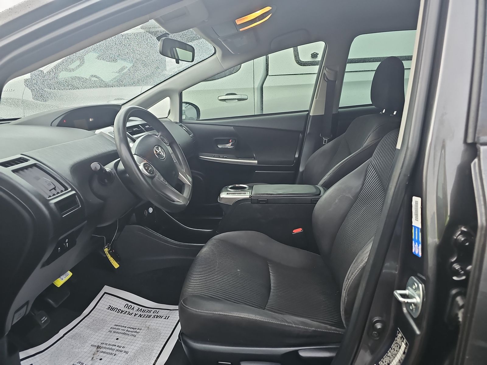 2016 Toyota Prius v Three FWD