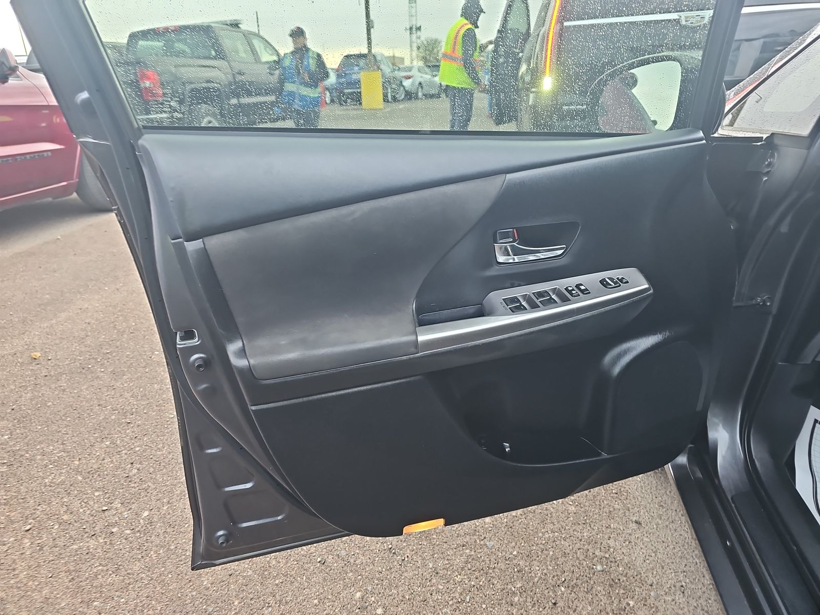 2016 Toyota Prius v Three FWD