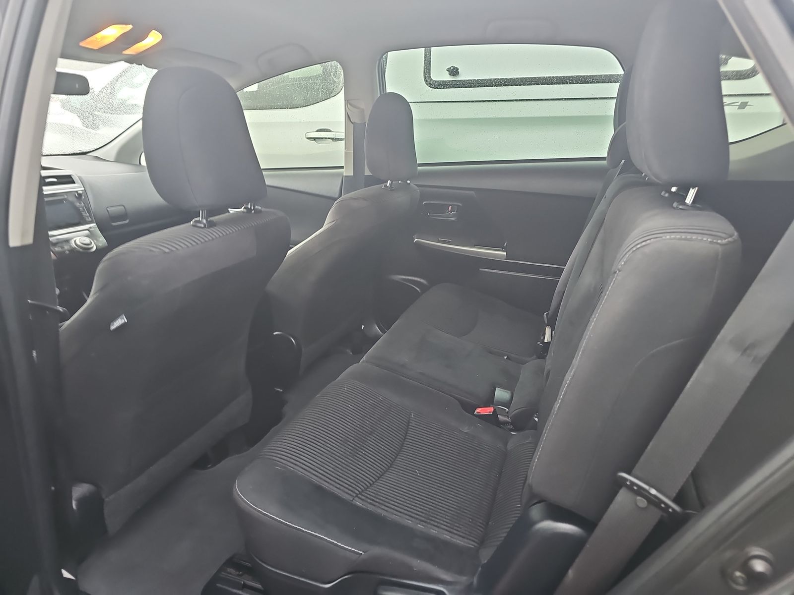 2016 Toyota Prius v Three FWD